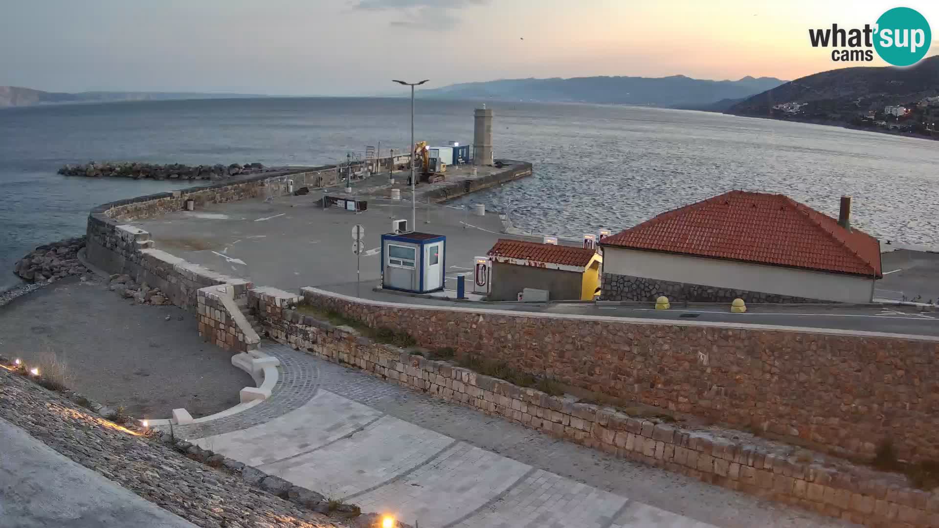 Webcam Porto di Segna – Frangiflutti e Faro in diretta