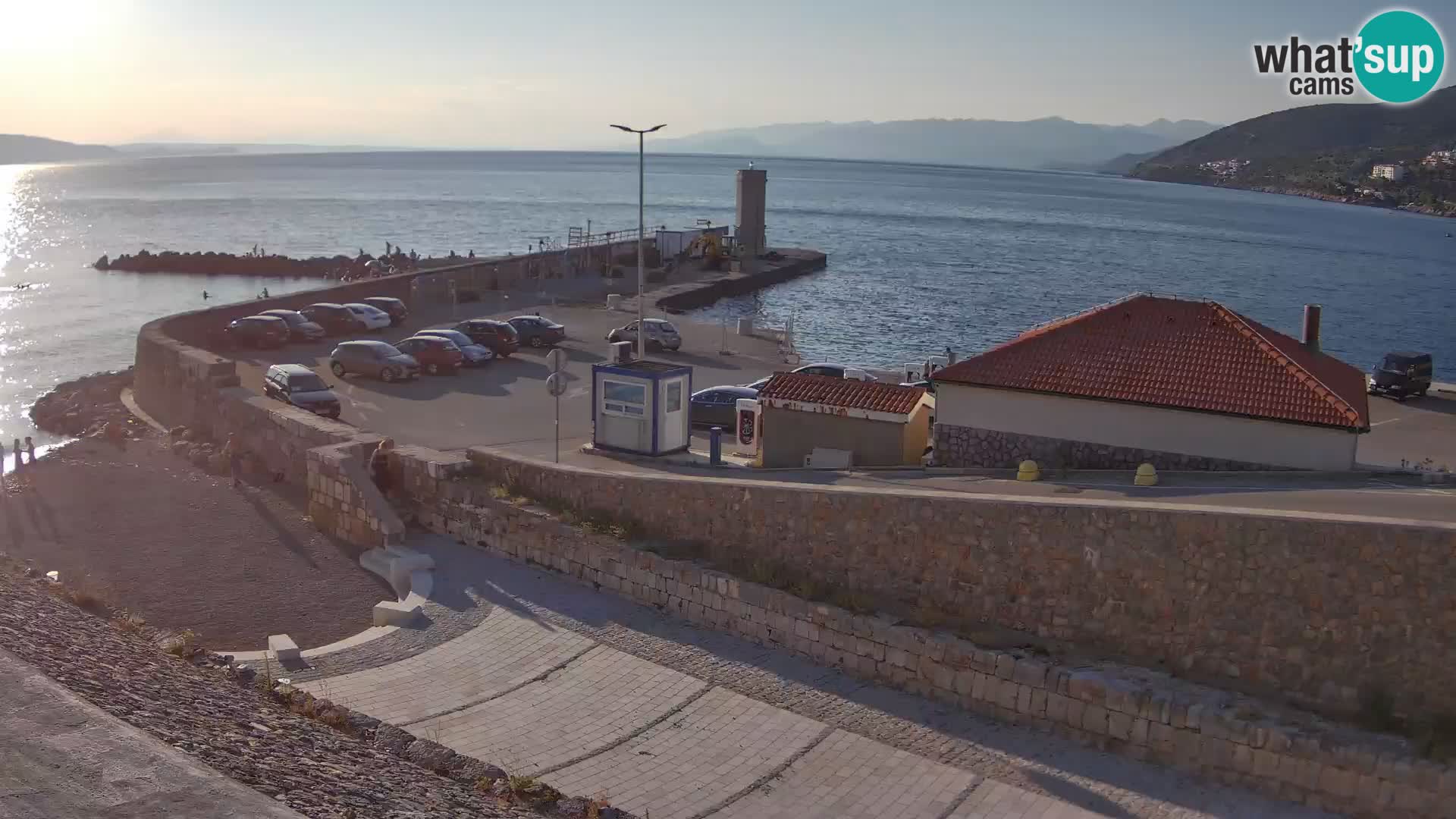 Web kamera Senj luka – Lukobran i svjetionik uživo