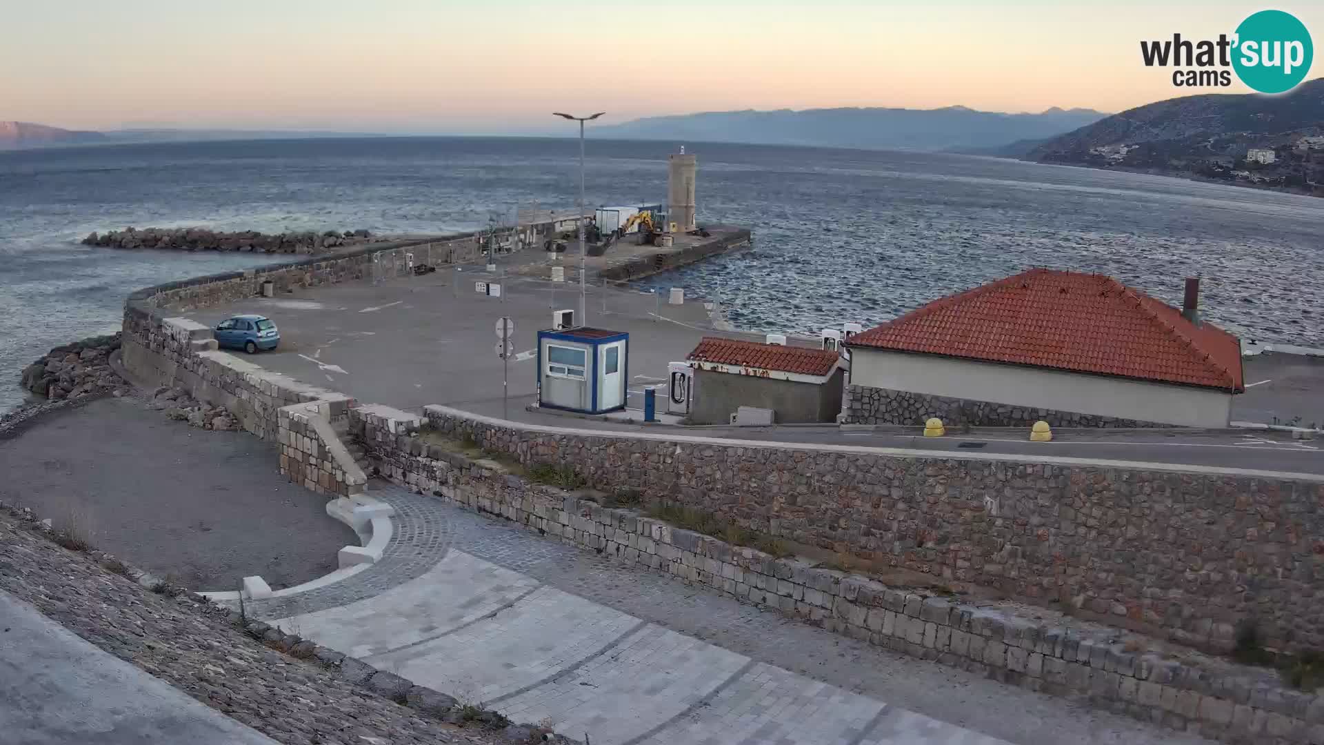 Senj Hafen Webcam – Wellenbrecher & Leuchtturm Liveblick