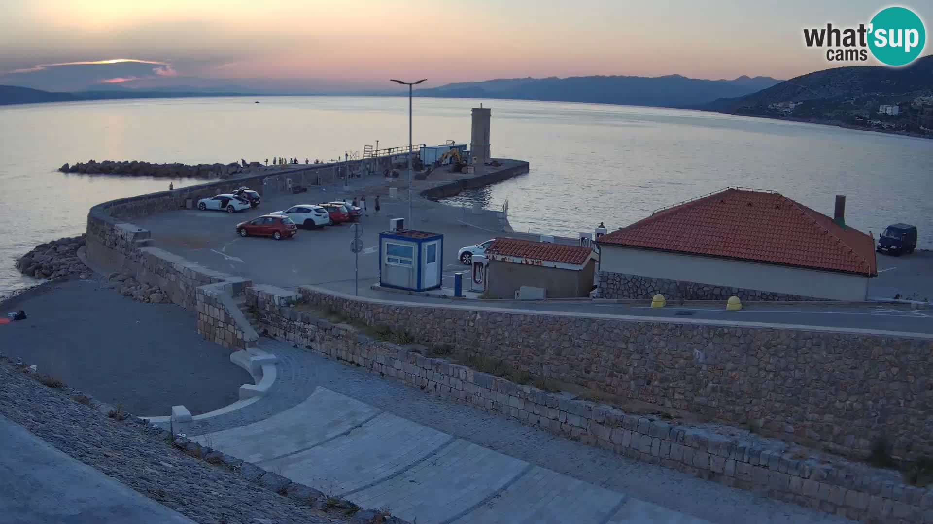 Senj Hafen Webcam – Wellenbrecher & Leuchtturm Liveblick