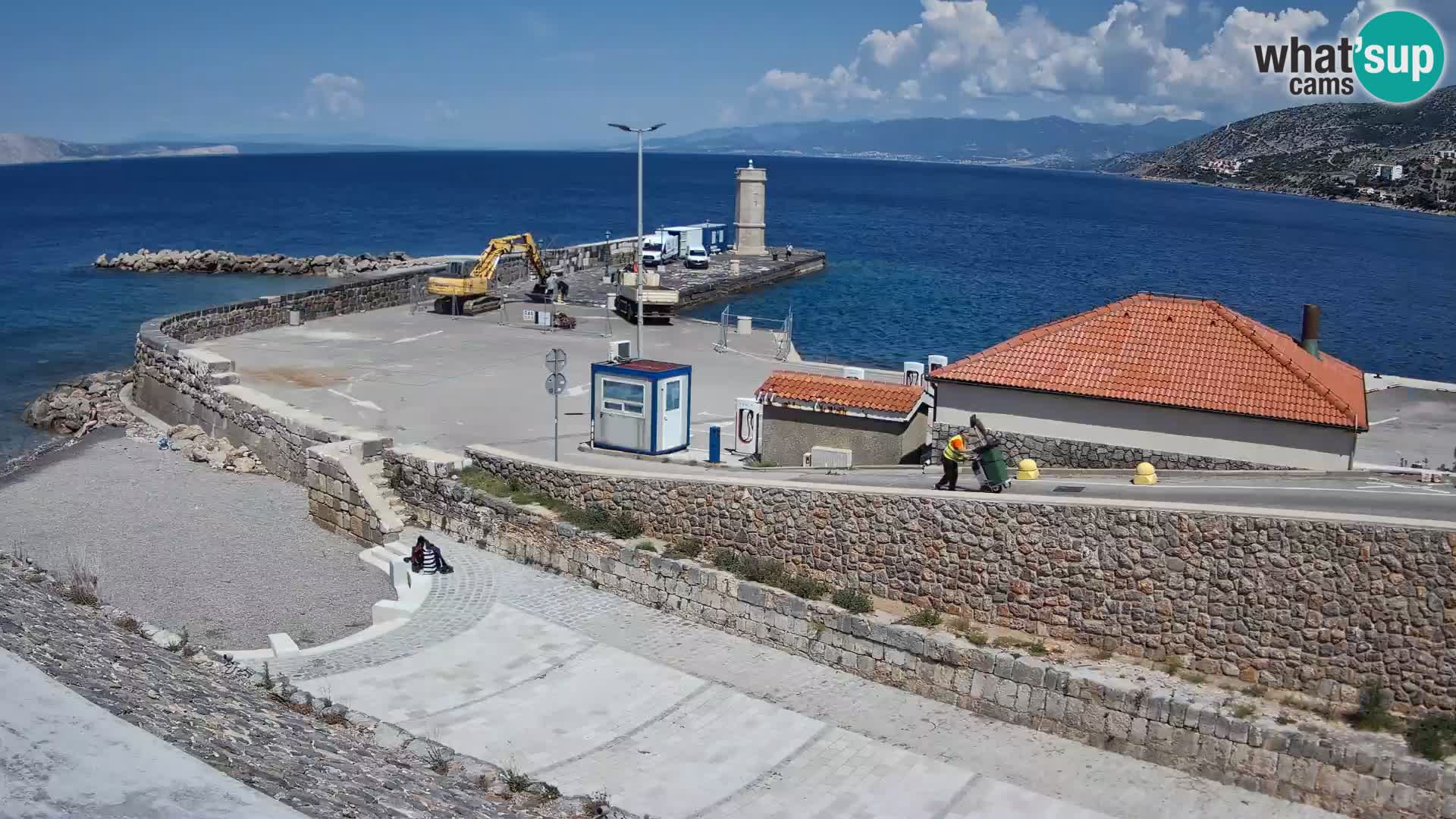 Webcam port de Senj – Vue sur la jetée et le phare