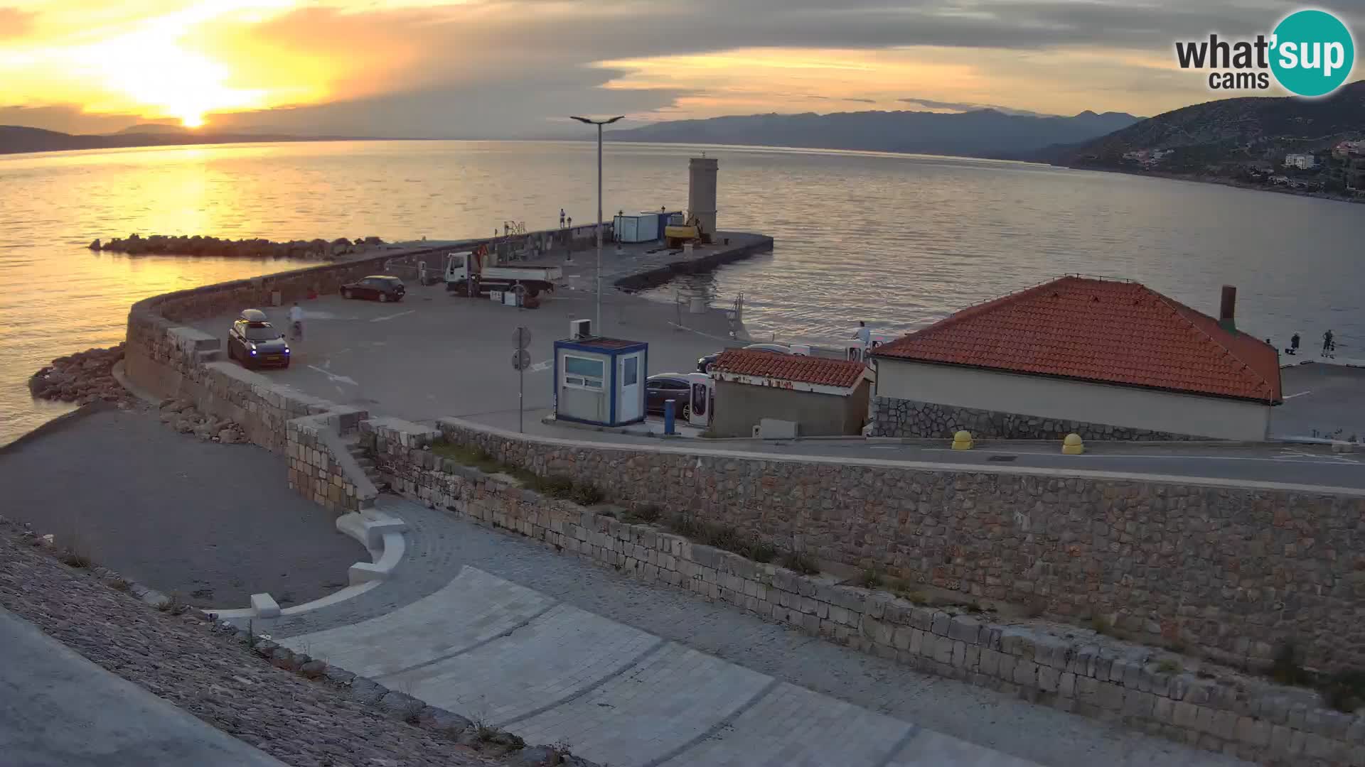 Senj Hafen Webcam – Wellenbrecher & Leuchtturm Liveblick