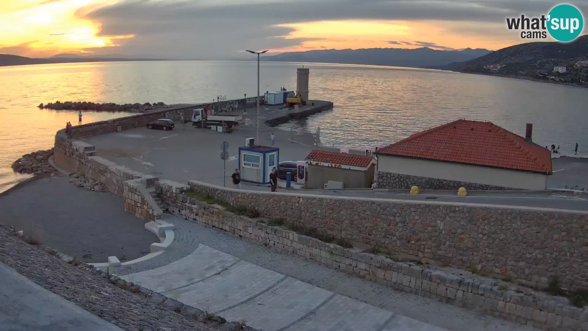 Web kamera Senj luka – Lukobran i svjetionik uživo