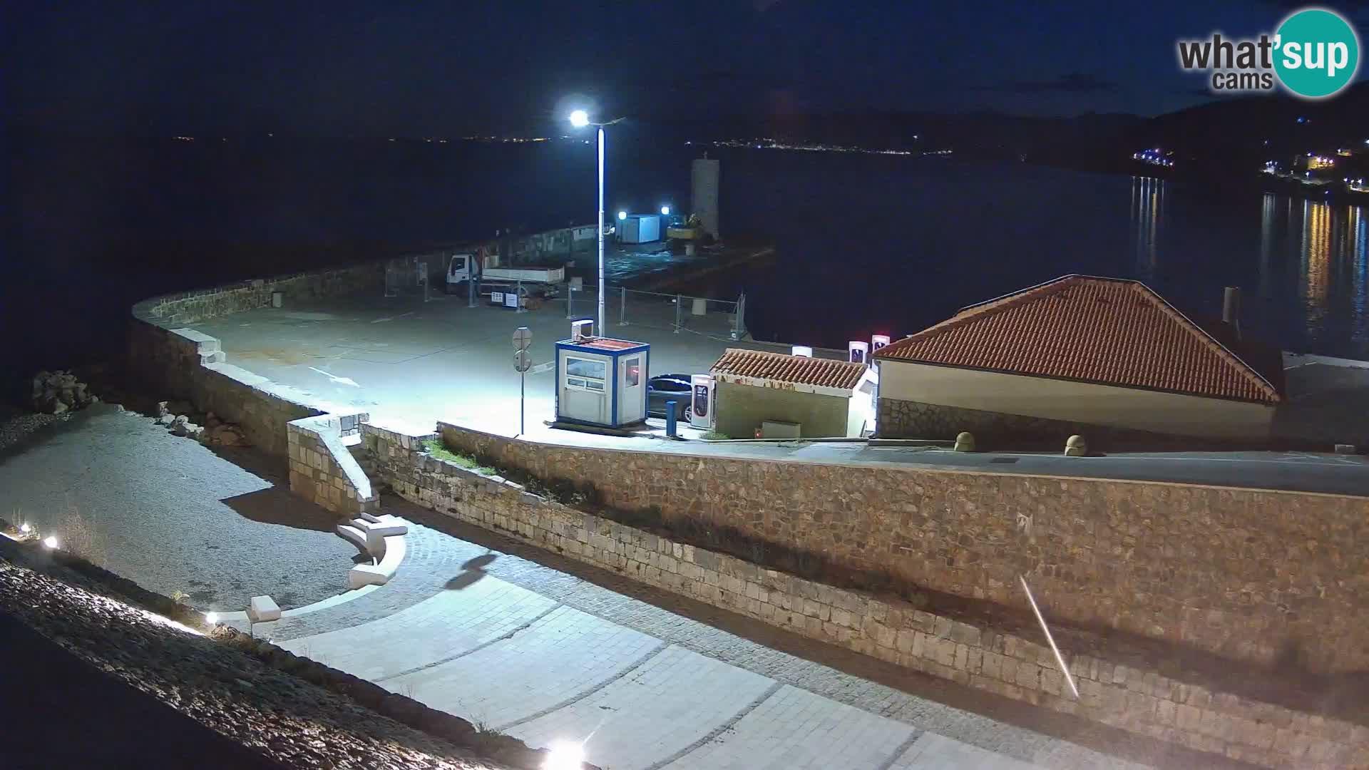 Senj Hafen Webcam – Wellenbrecher & Leuchtturm Liveblick