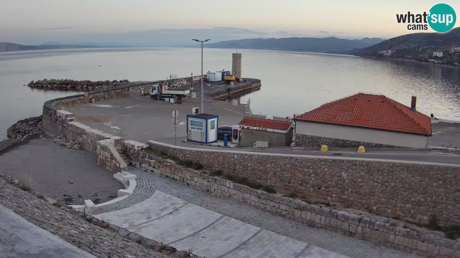 Webcam Porto di Segna – Frangiflutti e Faro in diretta