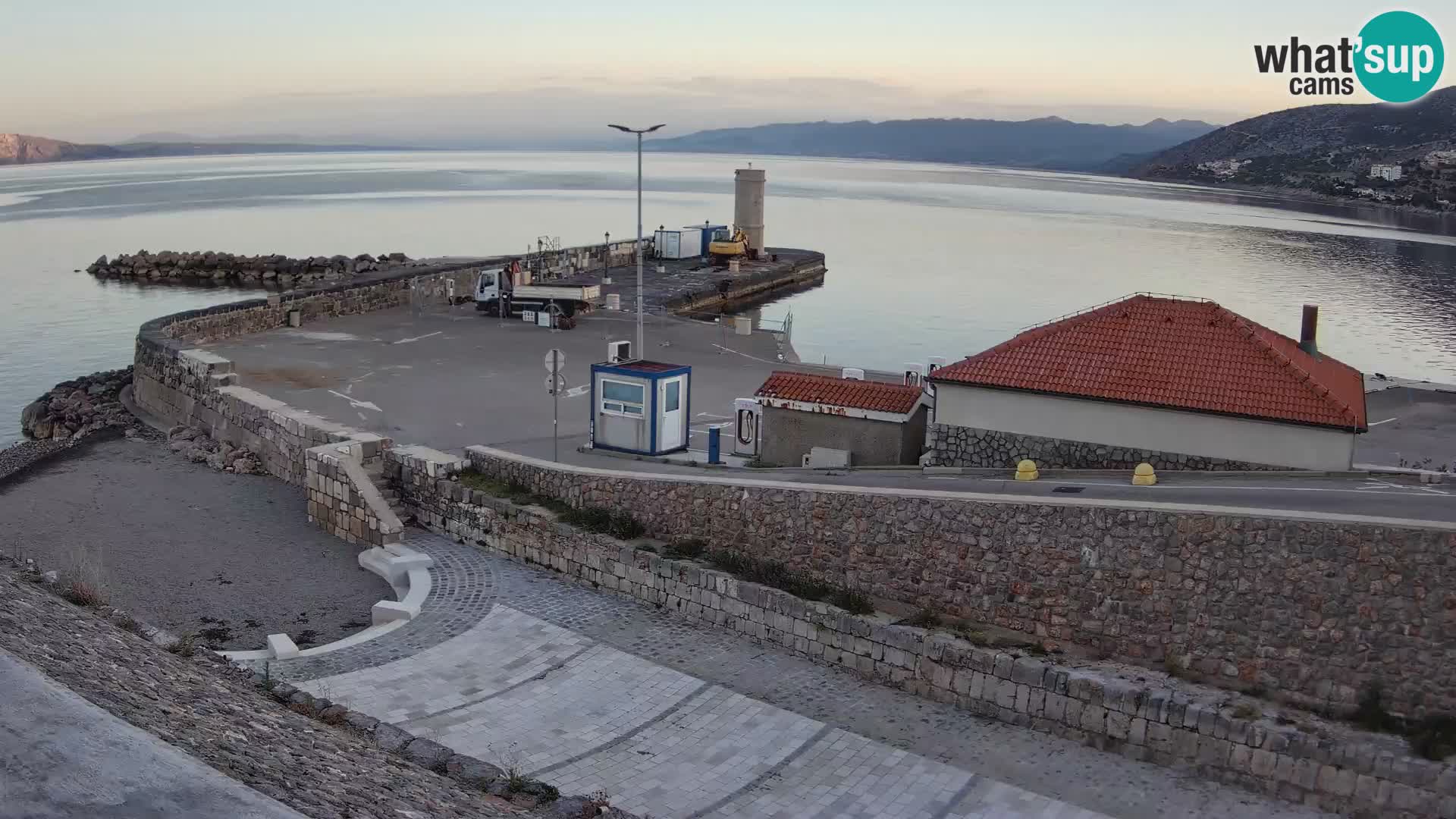 Webcam Porto di Segna – Frangiflutti e Faro in diretta
