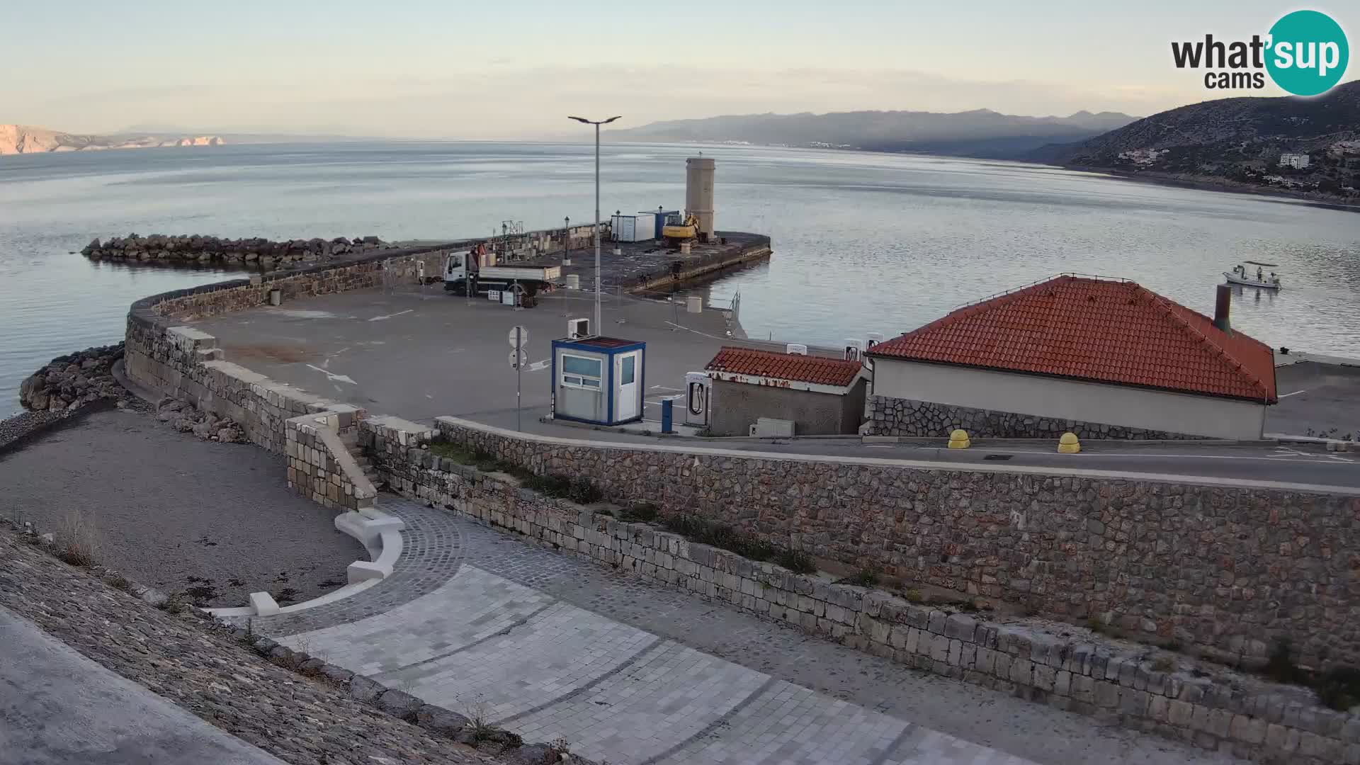 Webcam Porto di Segna – Frangiflutti e Faro in diretta