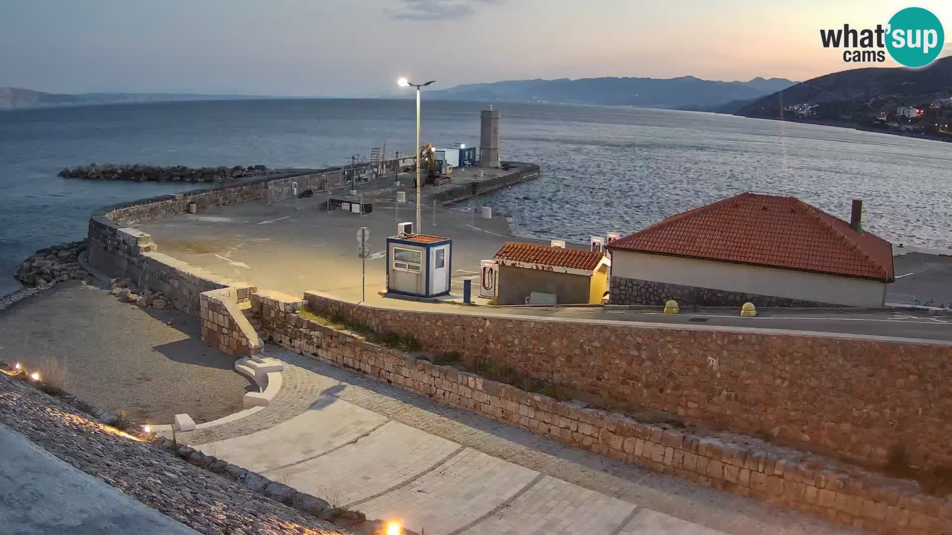 Webcam Porto di Segna – Frangiflutti e Faro in diretta