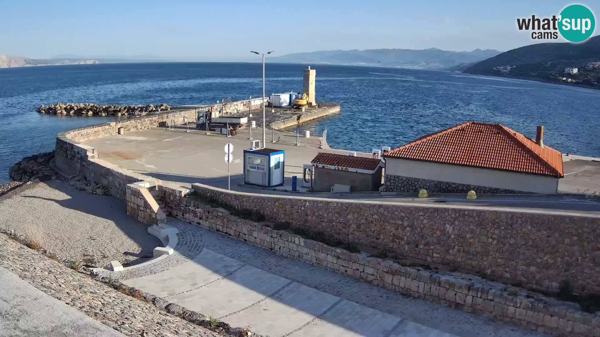 Web kamera Senj luka – Lukobran i svjetionik uživo