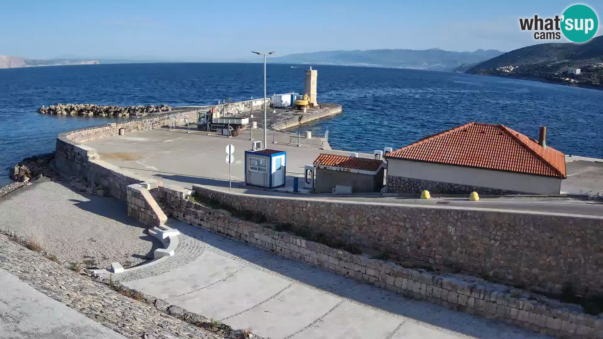 Senj Hafen Webcam – Wellenbrecher & Leuchtturm Liveblick