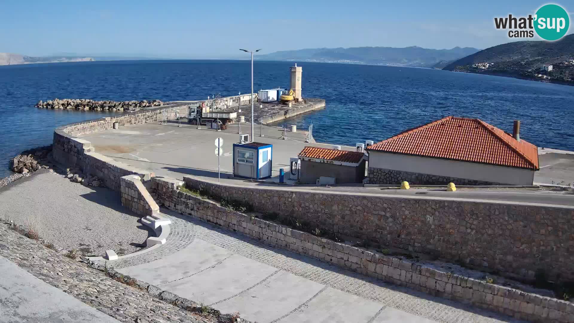 Webcam puerto de Senj – Rompeolas y faro en directo