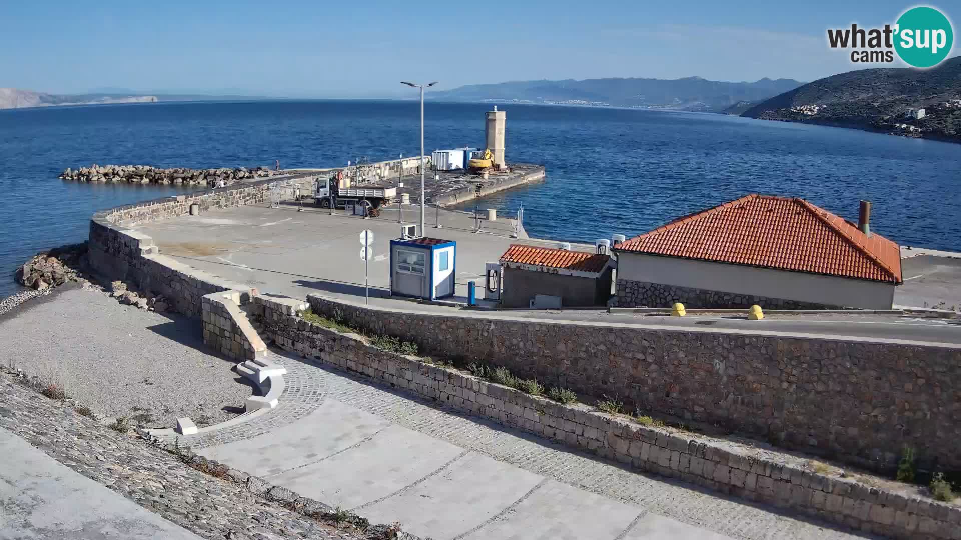 Webcam puerto de Senj – Rompeolas y faro en directo