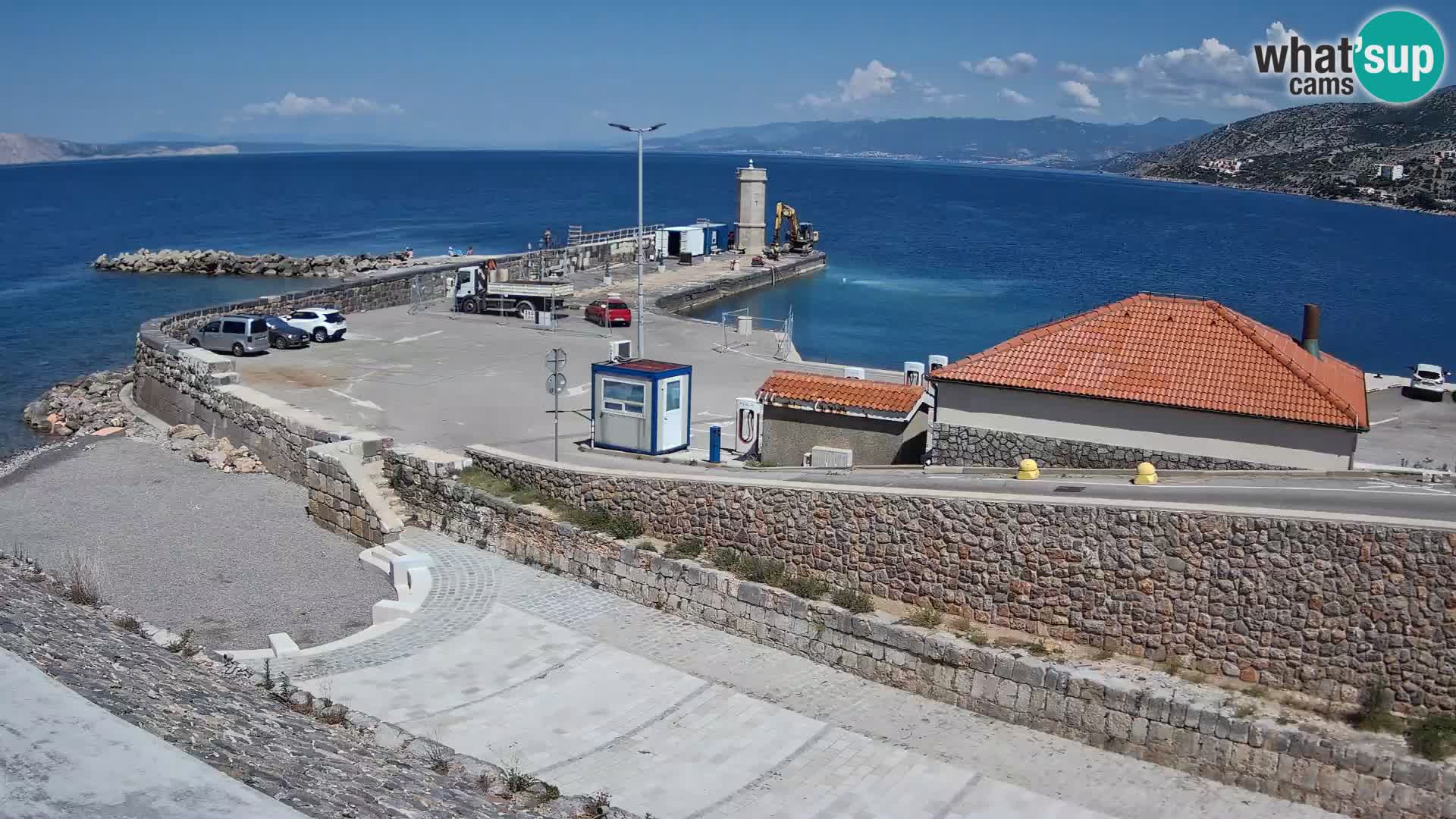 Webcam port de Senj – Vue sur la jetée et le phare