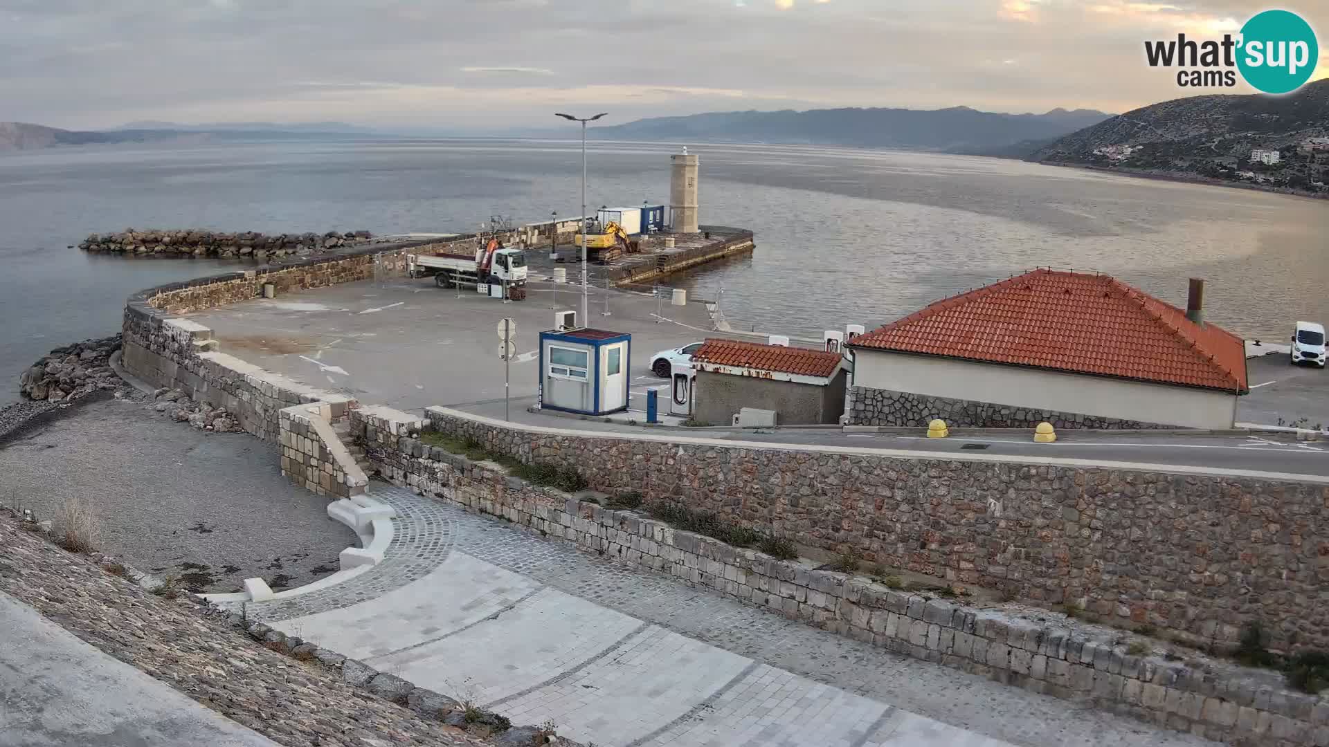 Webcam Porto di Segna – Frangiflutti e Faro in diretta