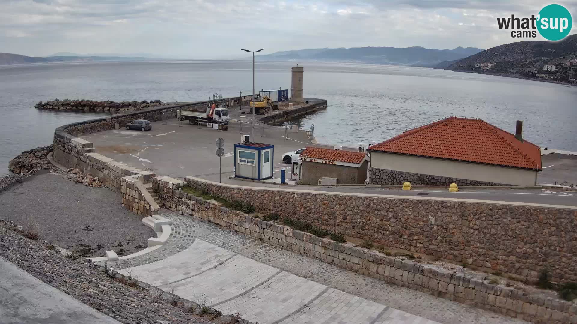 Webcam port de Senj – Vue sur la jetée et le phare