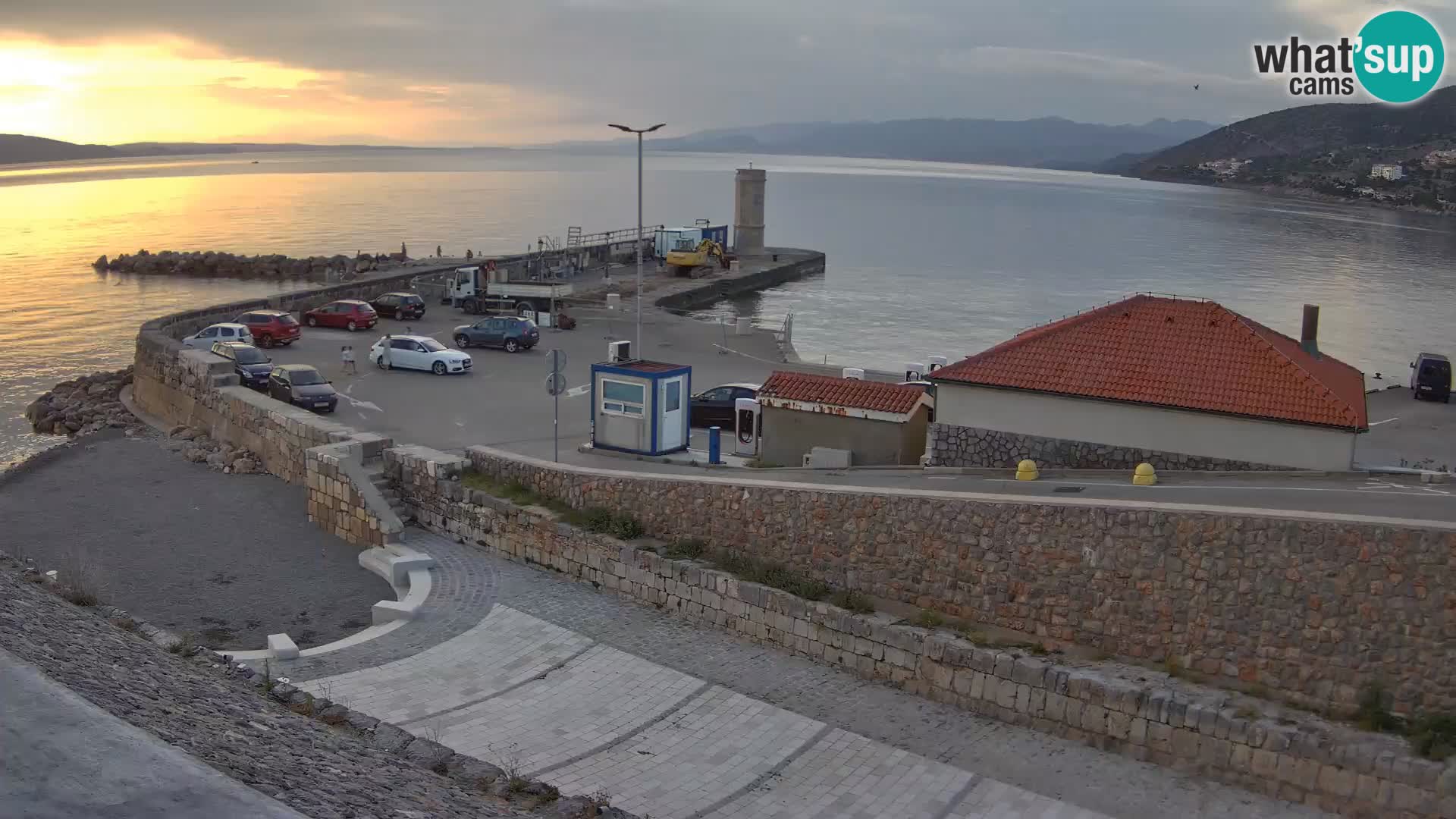 Web kamera Senj luka – Lukobran i svjetionik uživo