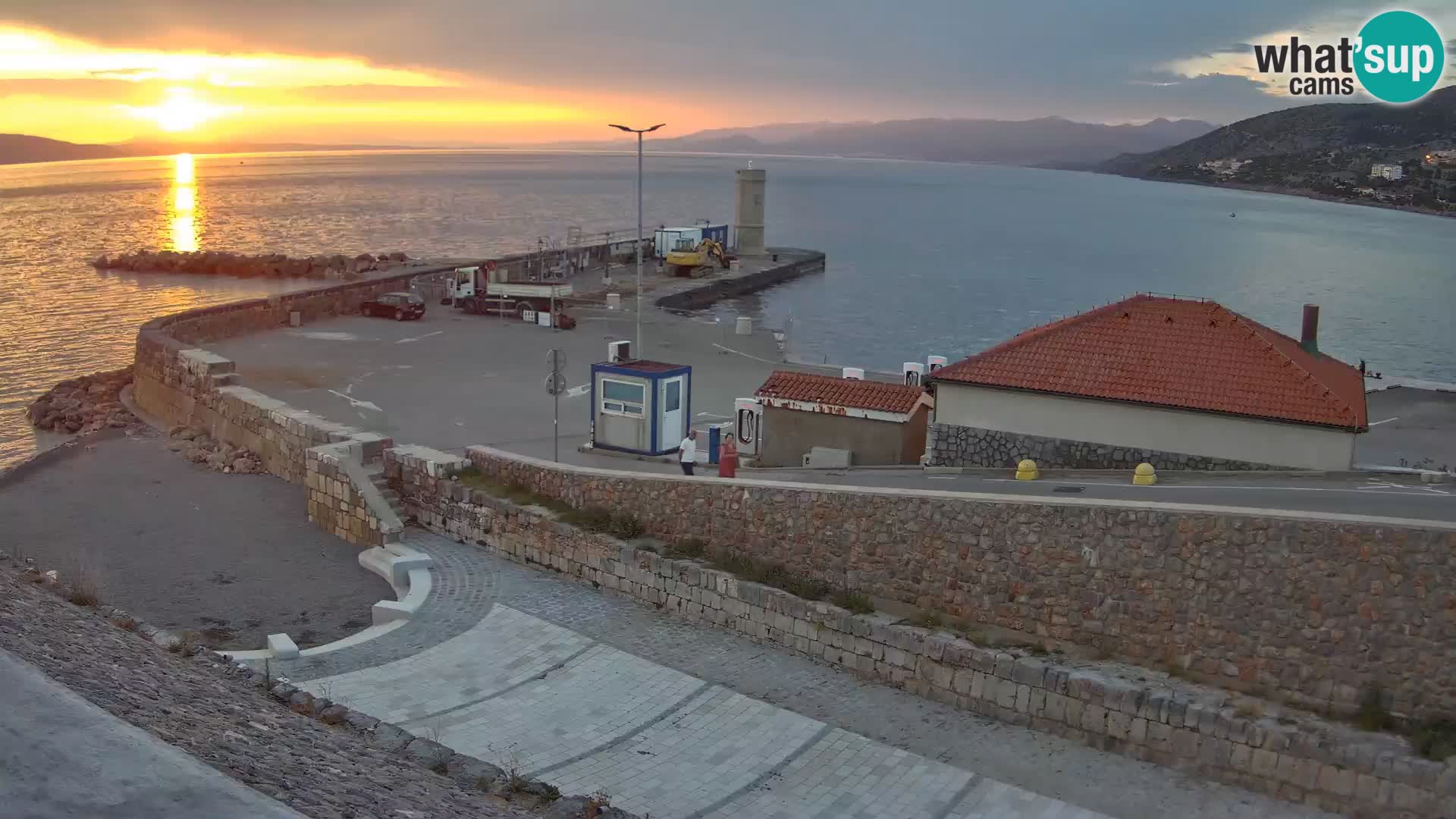 Senj Hafen Webcam – Wellenbrecher & Leuchtturm Liveblick