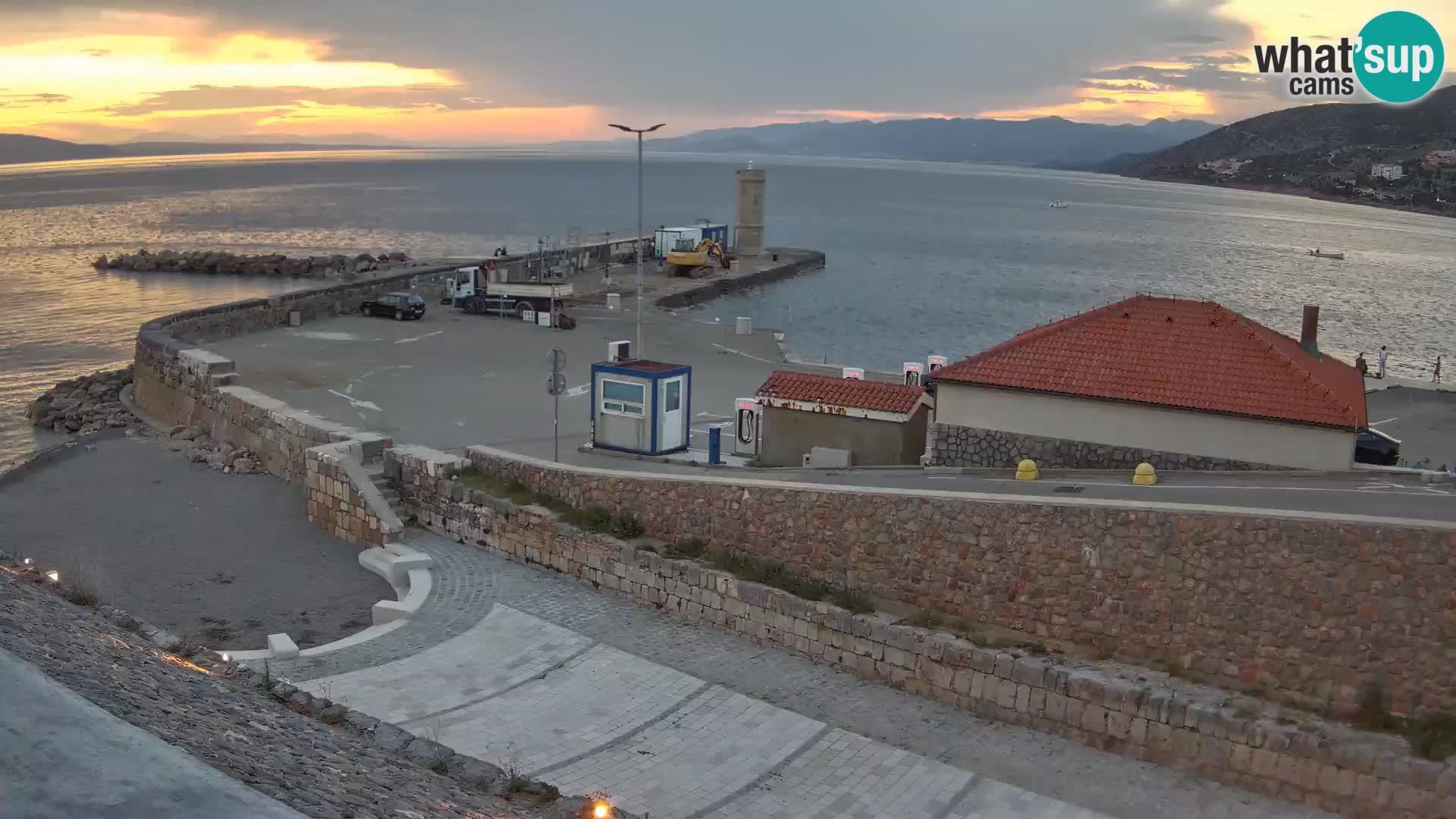 Webcam port de Senj – Vue sur la jetée et le phare