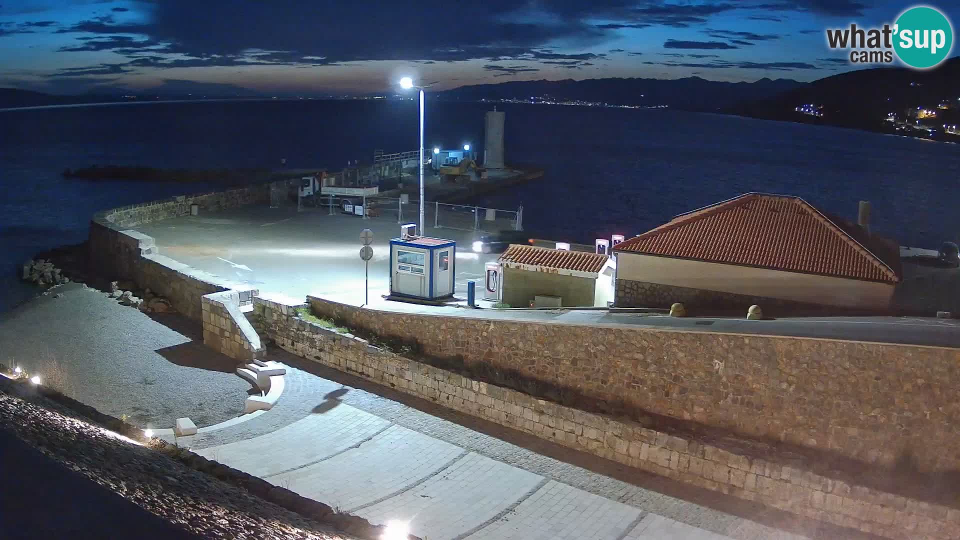 Senj Hafen Webcam – Wellenbrecher & Leuchtturm Liveblick