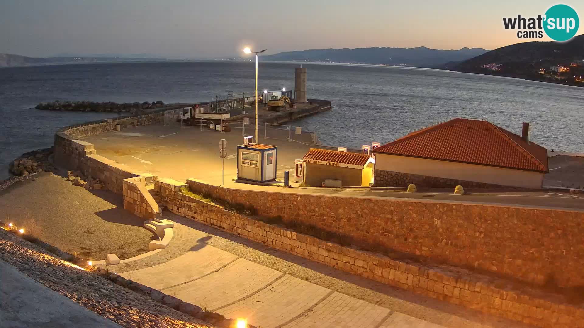 Senj Harbour Webcam – Breakwater & Lighthouse Live View