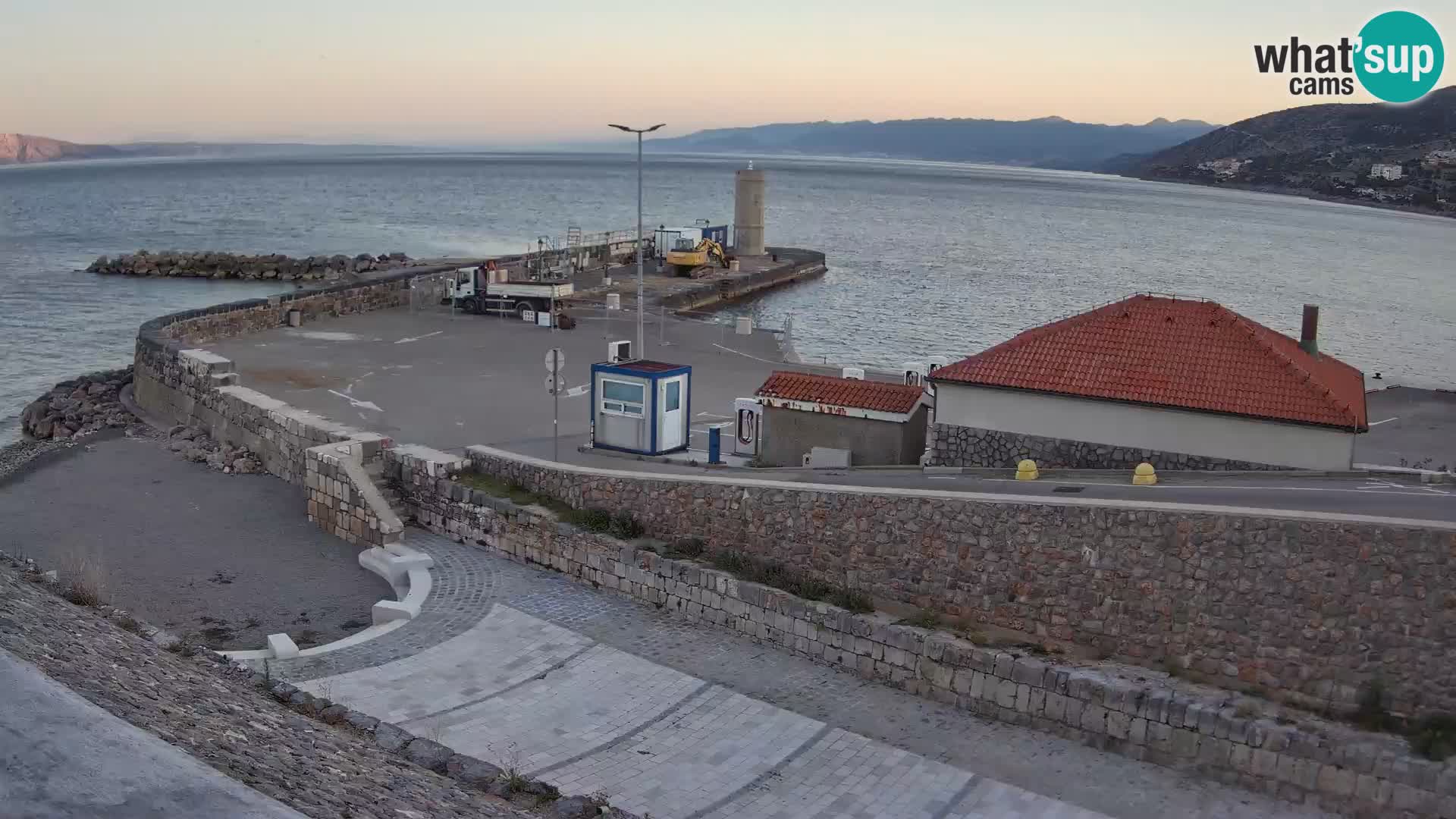 Webcam Porto di Segna – Frangiflutti e Faro in diretta