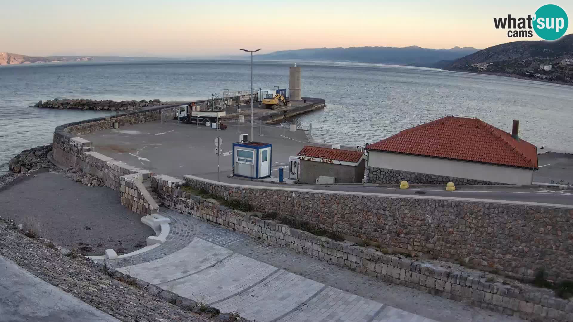 Senj Harbour Webcam – Breakwater & Lighthouse Live View