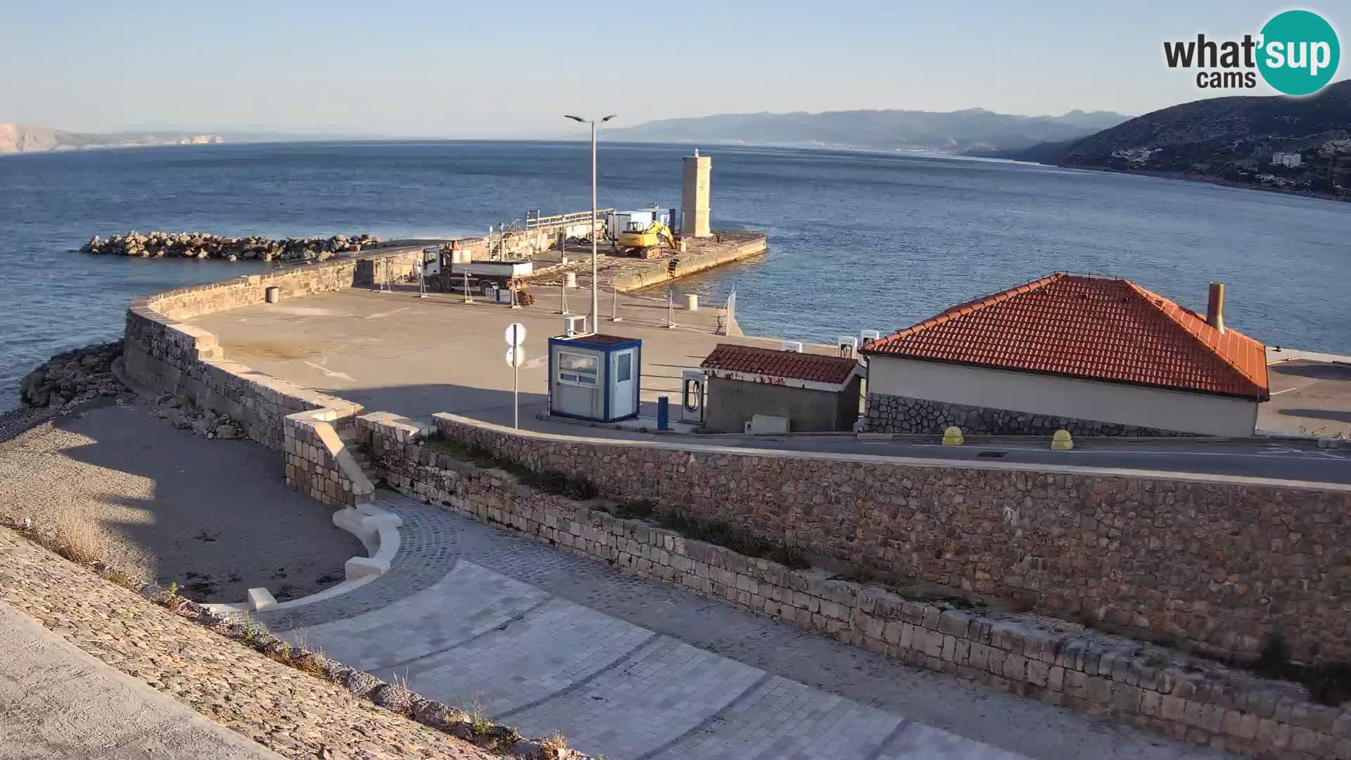 Webcam puerto de Senj – Rompeolas y faro en directo