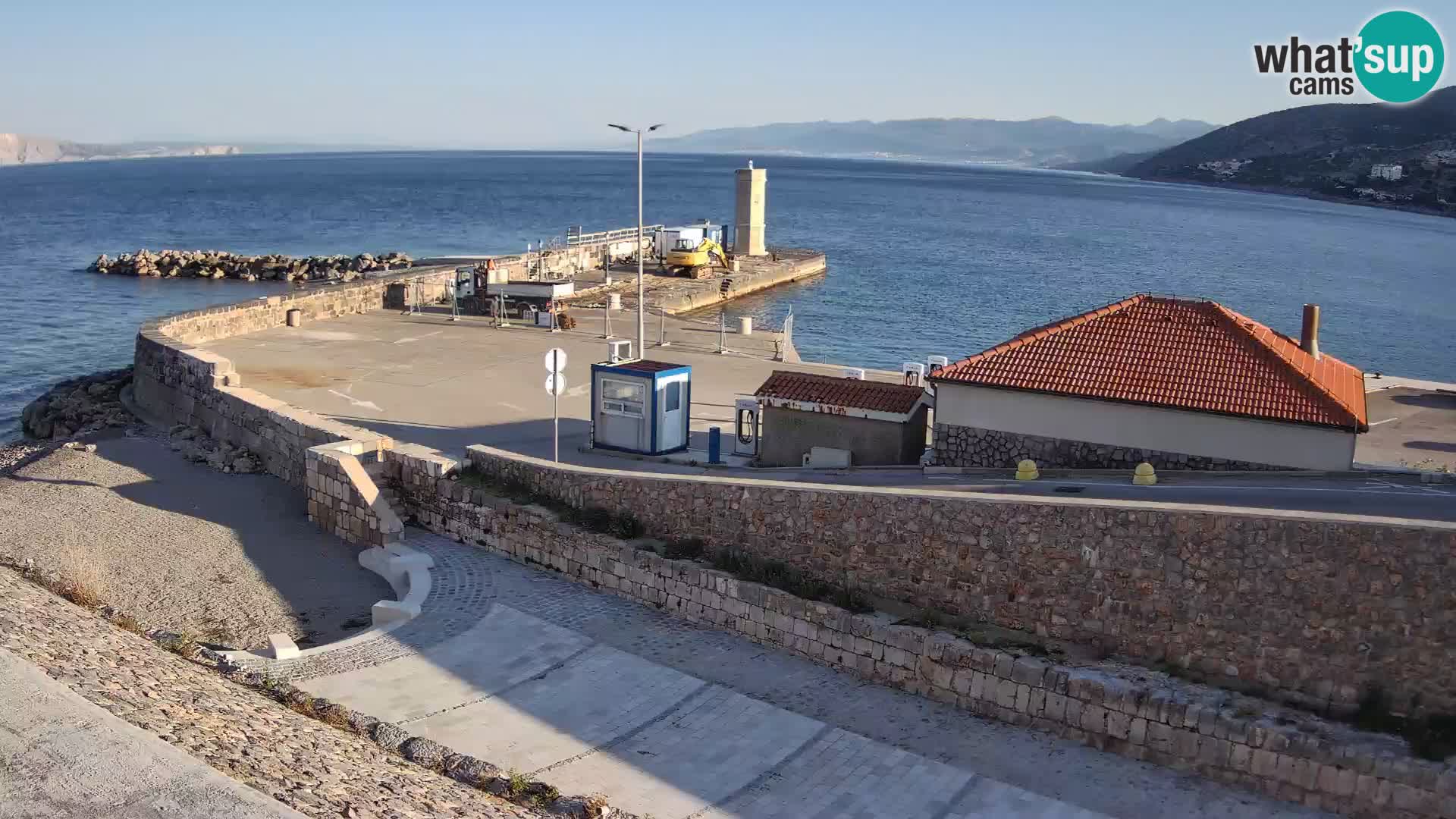 Senj Hafen Webcam – Wellenbrecher & Leuchtturm Liveblick