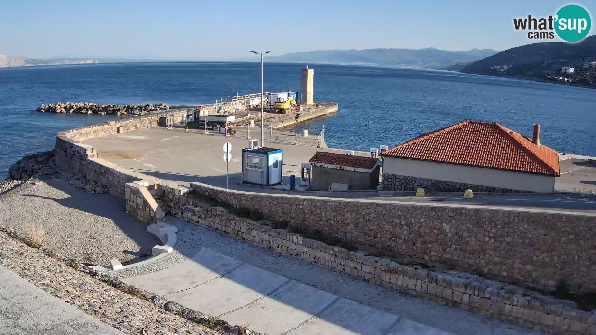 Webcam Porto di Segna – Frangiflutti e Faro in diretta