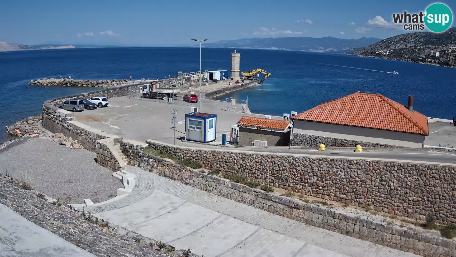 Webcam port de Senj – Vue sur la jetée et le phare