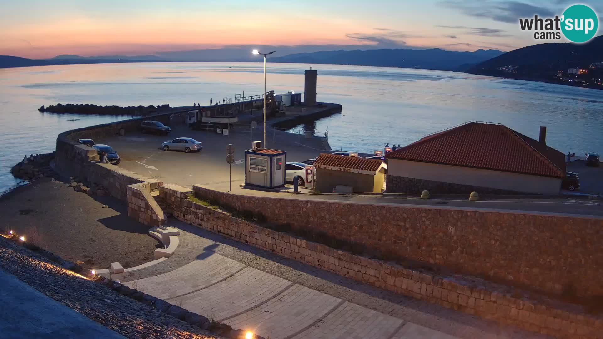 Webcam Porto di Segna – Frangiflutti e Faro in diretta