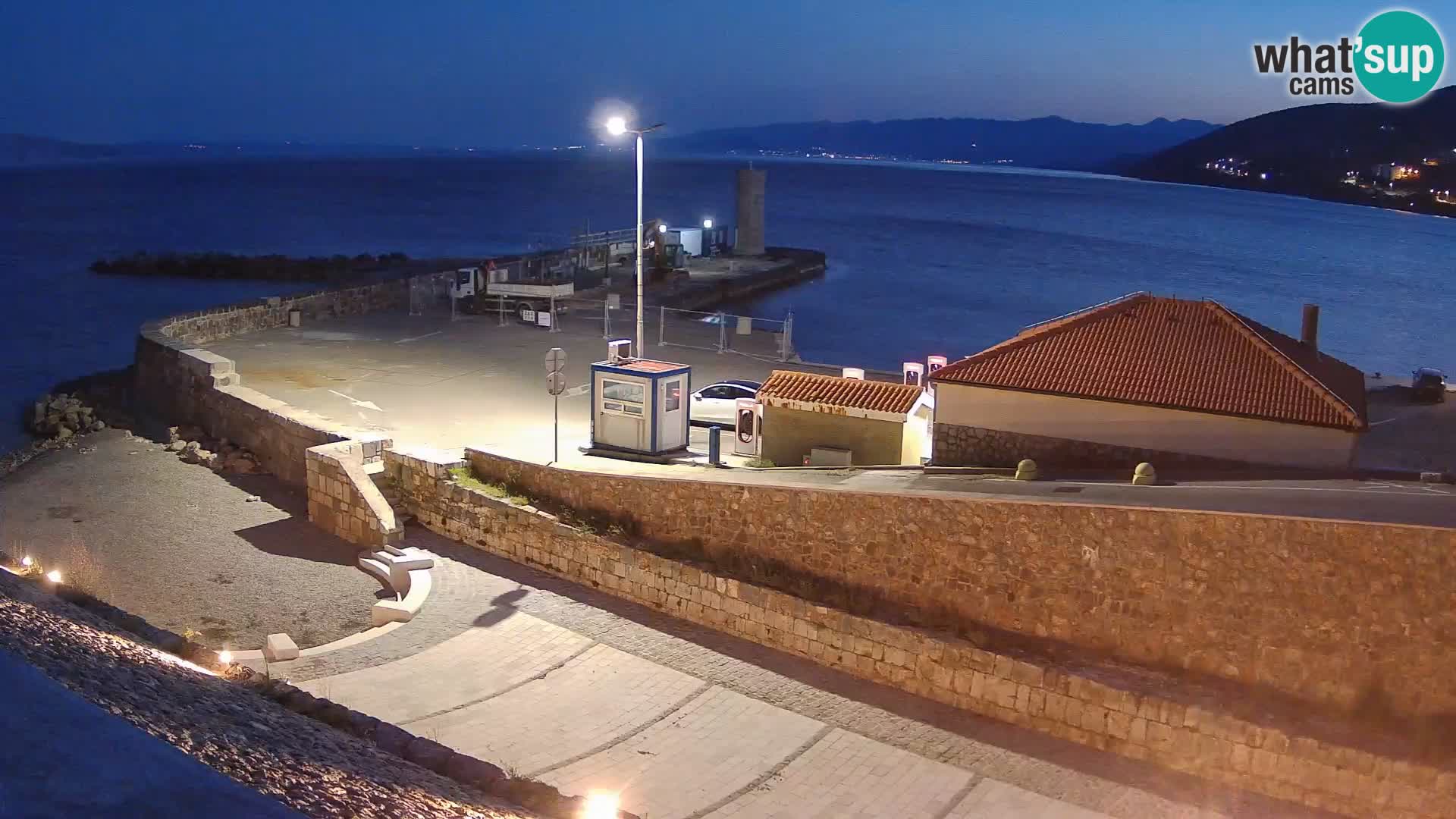 Webcam puerto de Senj – Rompeolas y faro en directo