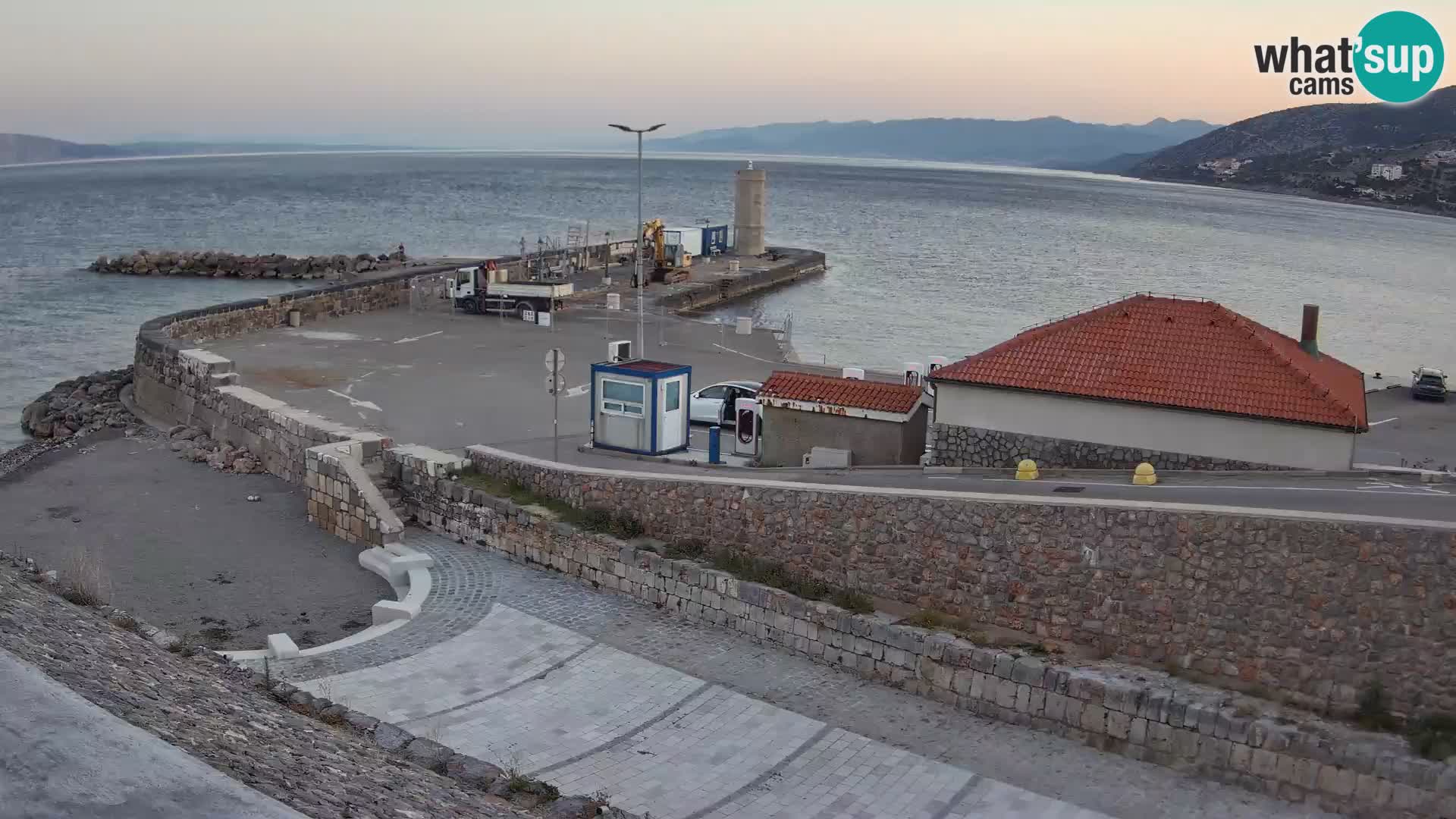 Web kamera Senj luka – Lukobran i svjetionik uživo