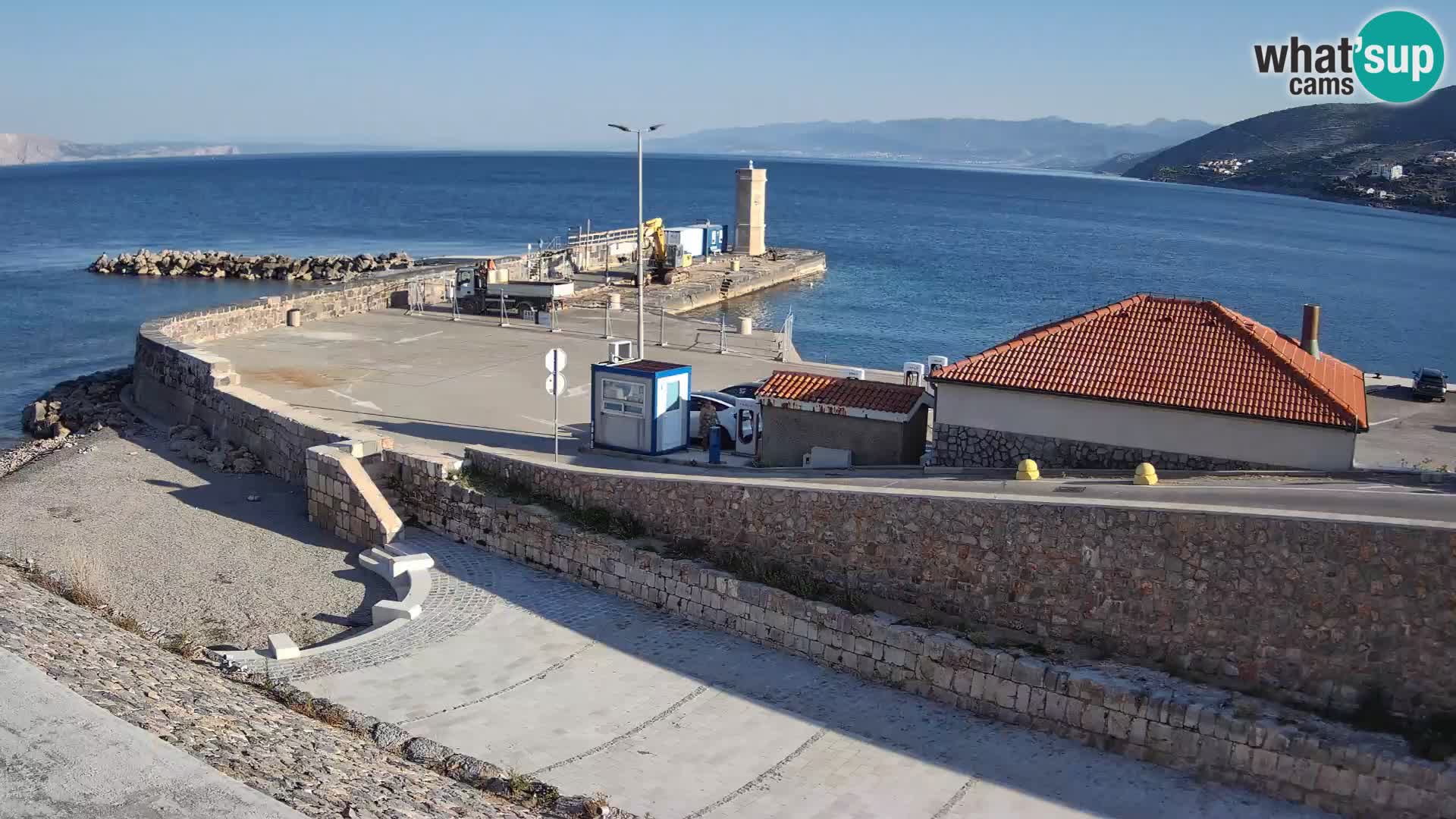 Web kamera Senj luka – Lukobran i svjetionik uživo