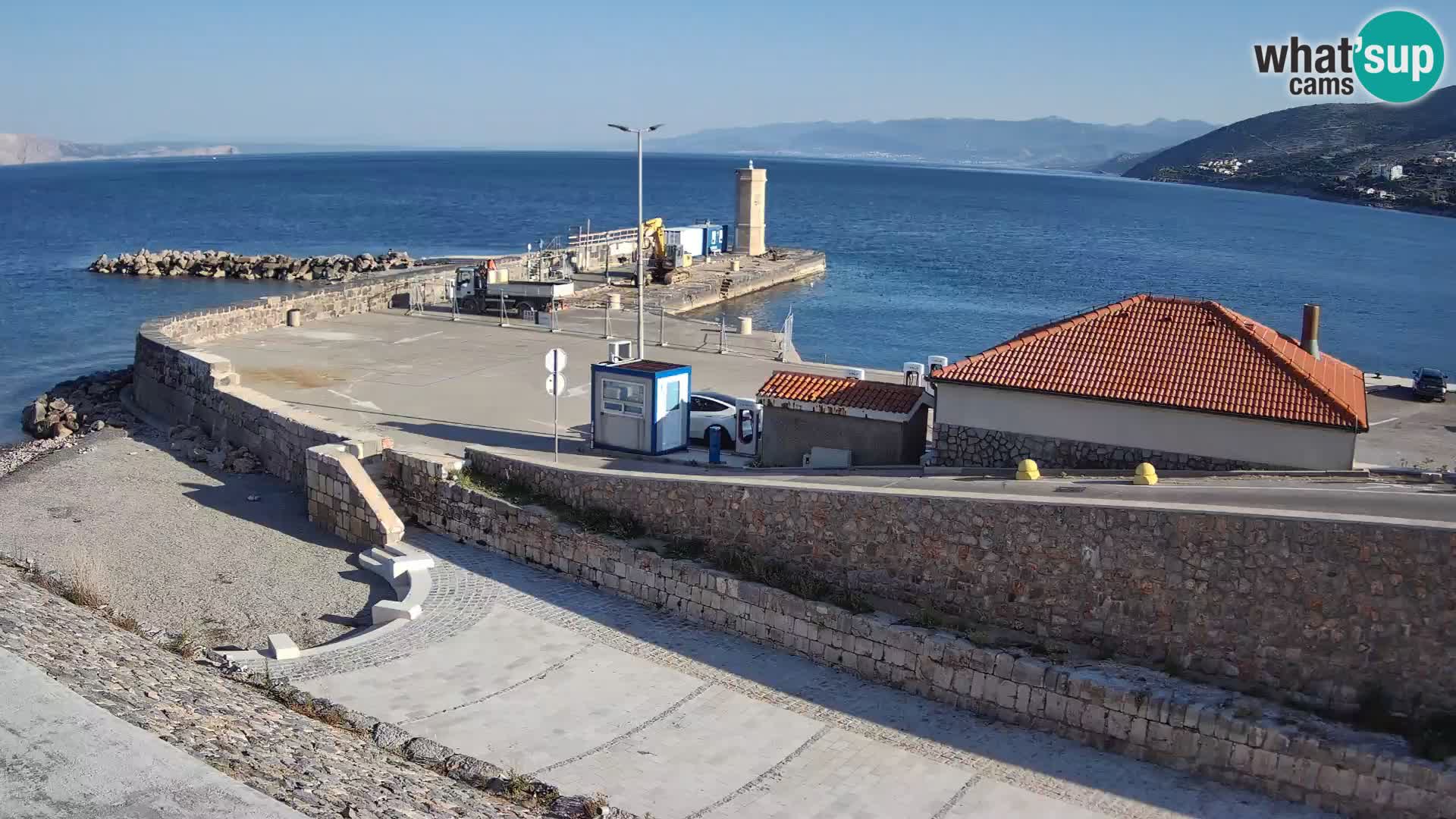Web kamera Senj luka – Lukobran i svjetionik uživo