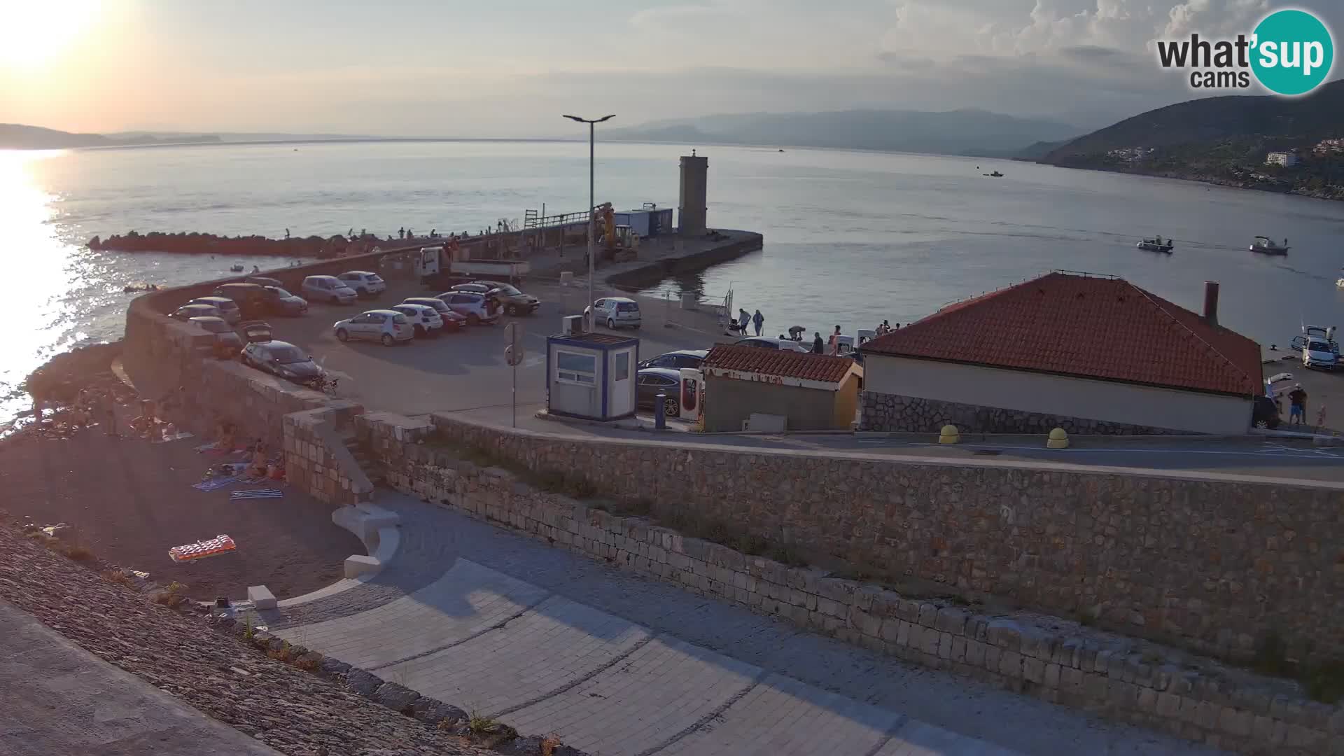 Senj Hafen Webcam – Wellenbrecher & Leuchtturm Liveblick