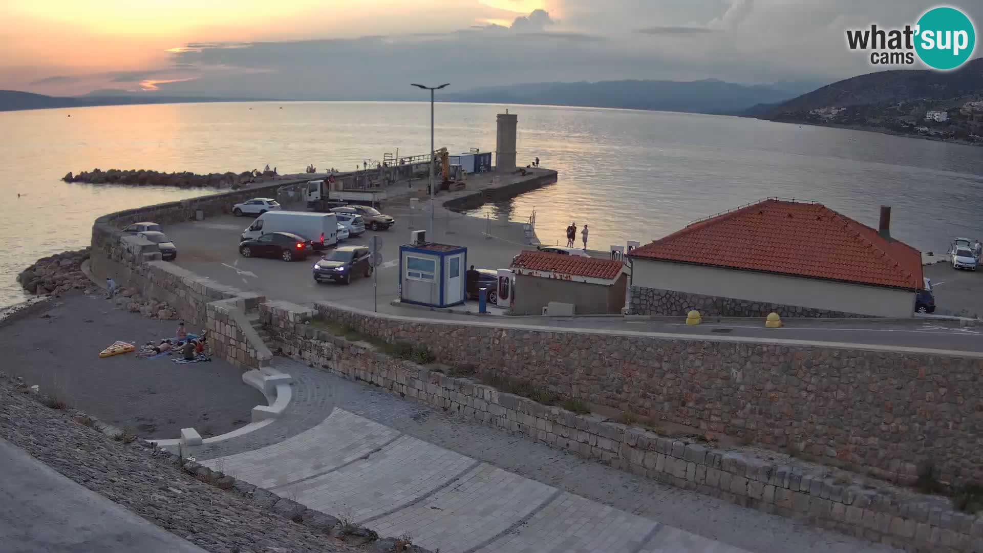 Senj Hafen Webcam – Wellenbrecher & Leuchtturm Liveblick