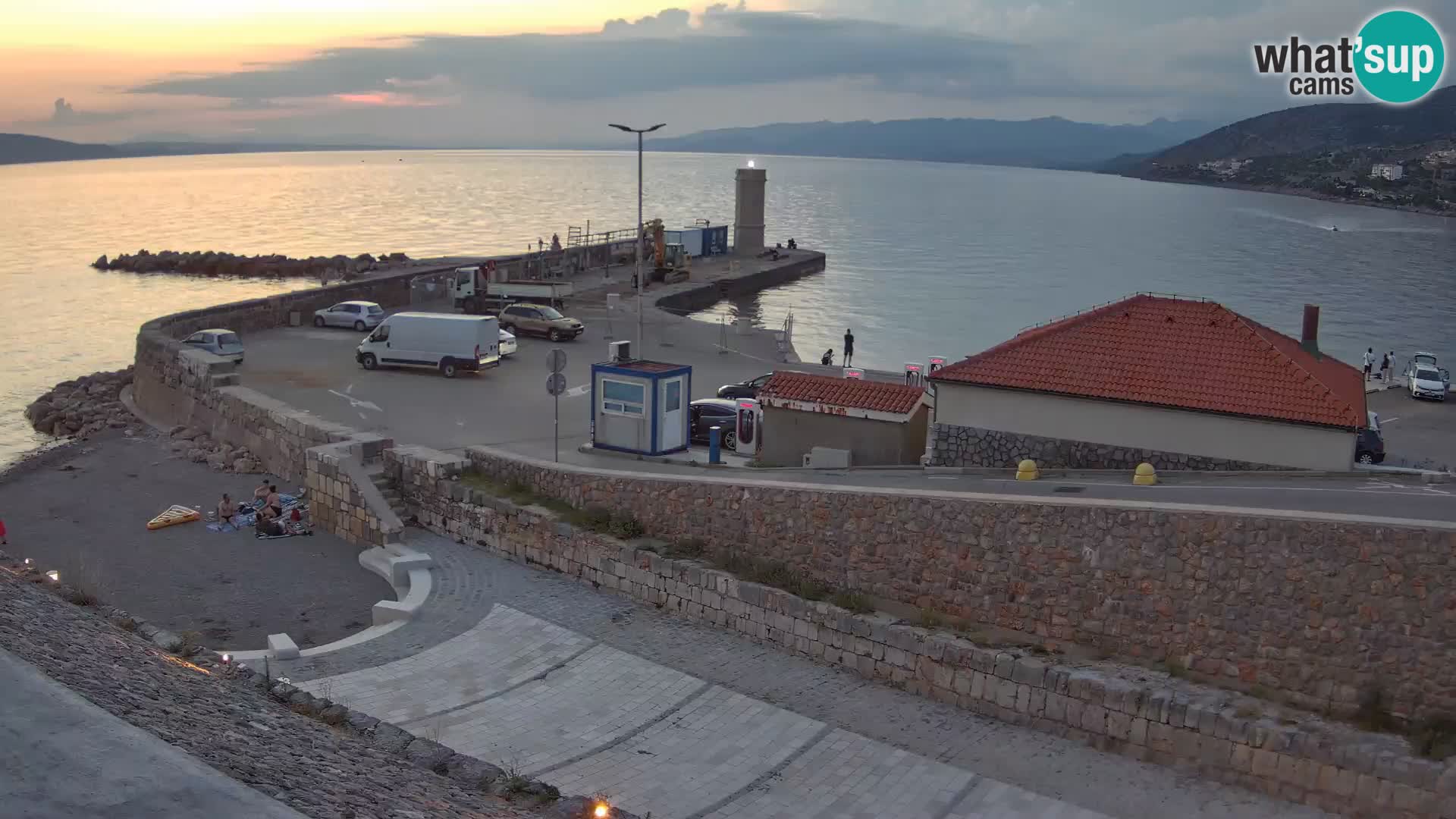 Web kamera Senj luka – Lukobran i svjetionik uživo