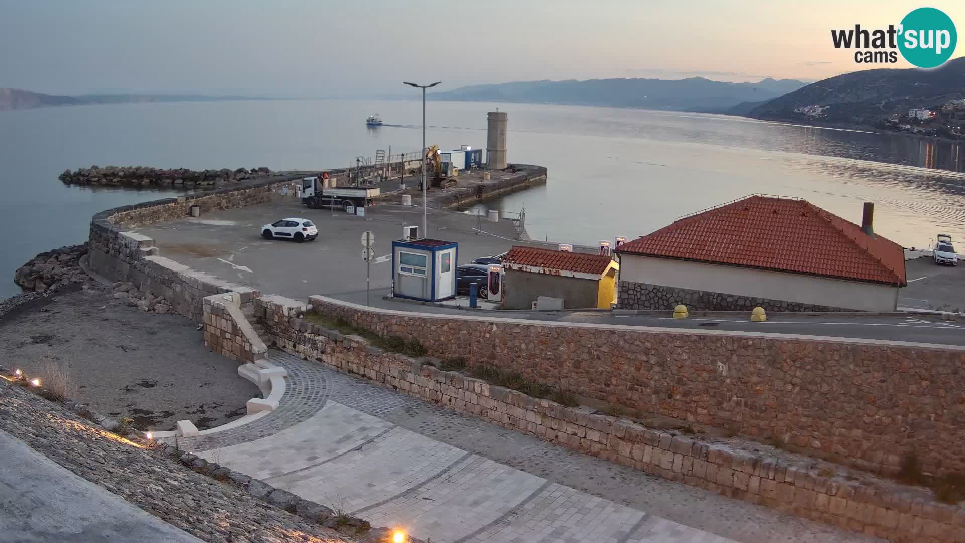Web kamera Senj luka – Lukobran i svjetionik uživo