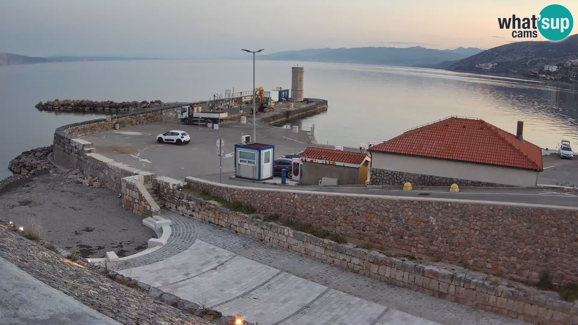 Web kamera Senj luka – Lukobran i svjetionik uživo