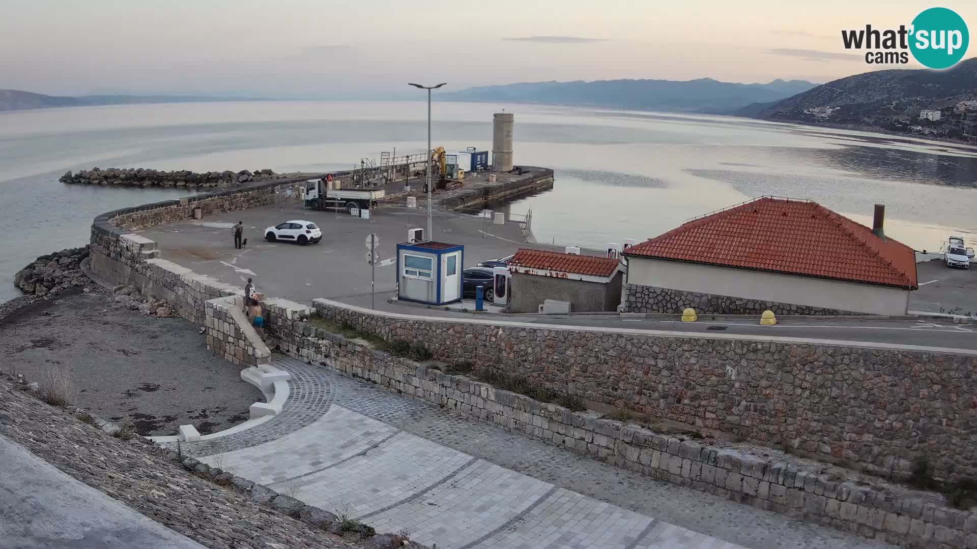Webcam puerto de Senj – Rompeolas y faro en directo