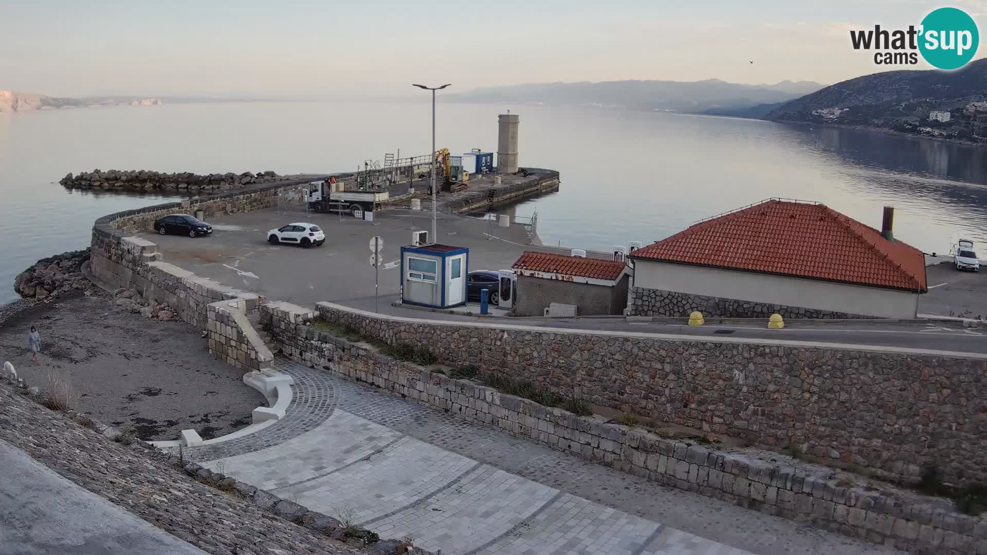 Senj Hafen Webcam – Wellenbrecher & Leuchtturm Liveblick