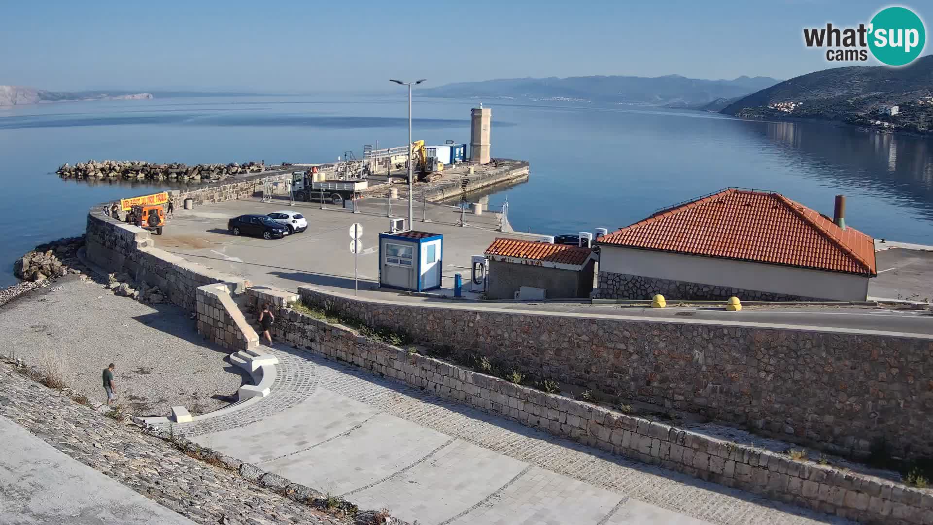Webcam port de Senj – Vue sur la jetée et le phare