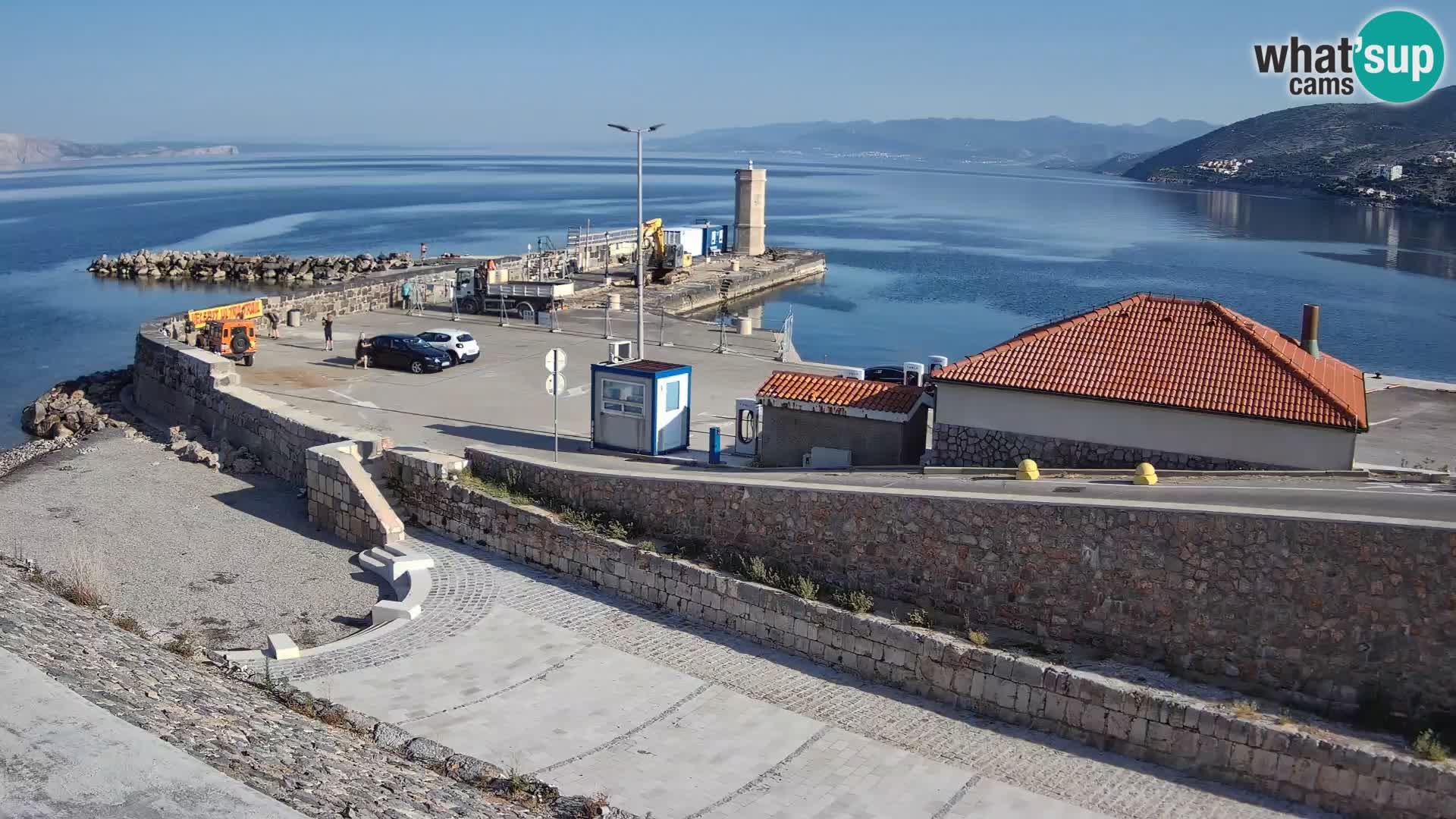 Webcam port de Senj – Vue sur la jetée et le phare