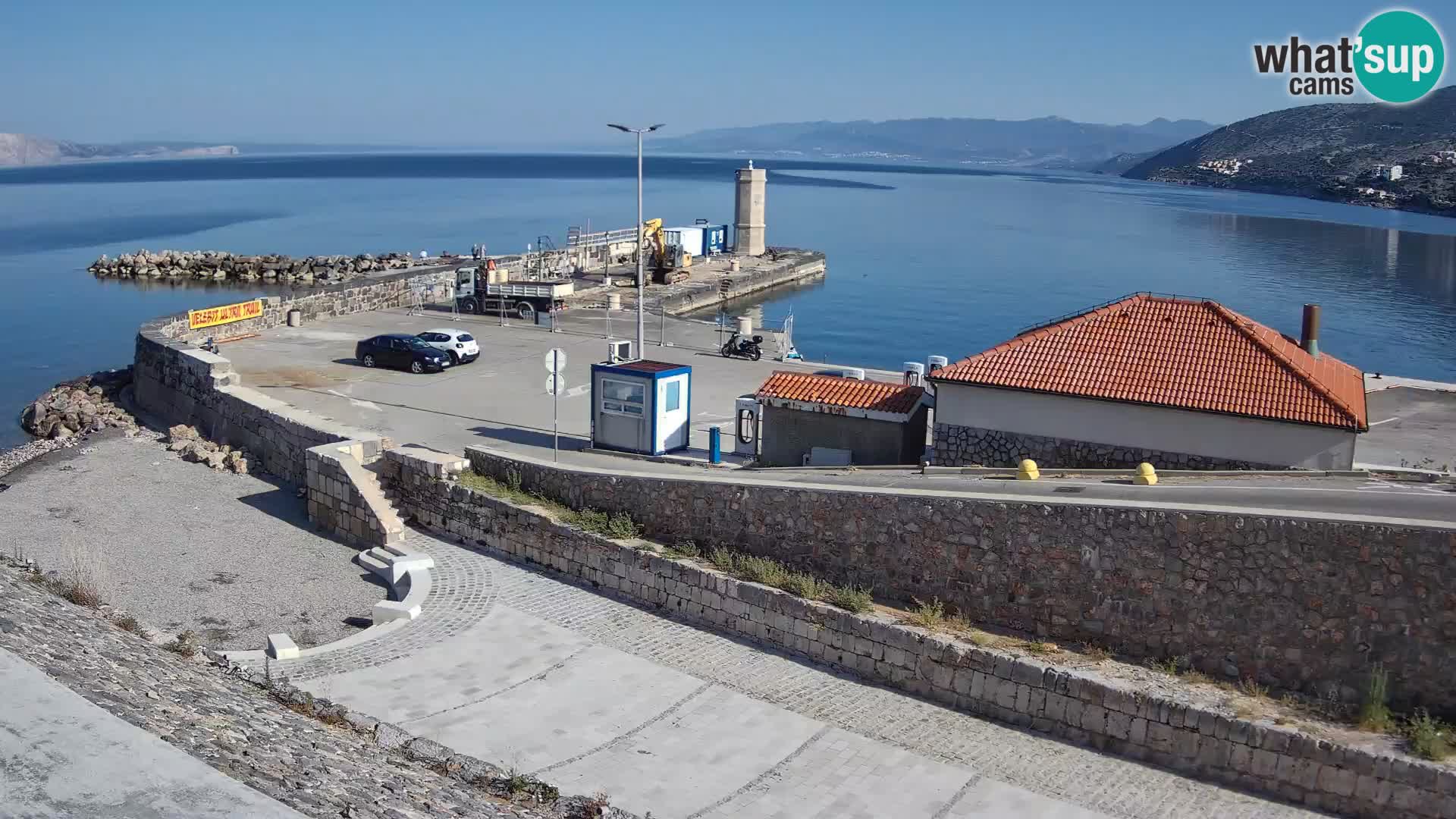 Senj Hafen Webcam – Wellenbrecher & Leuchtturm Liveblick