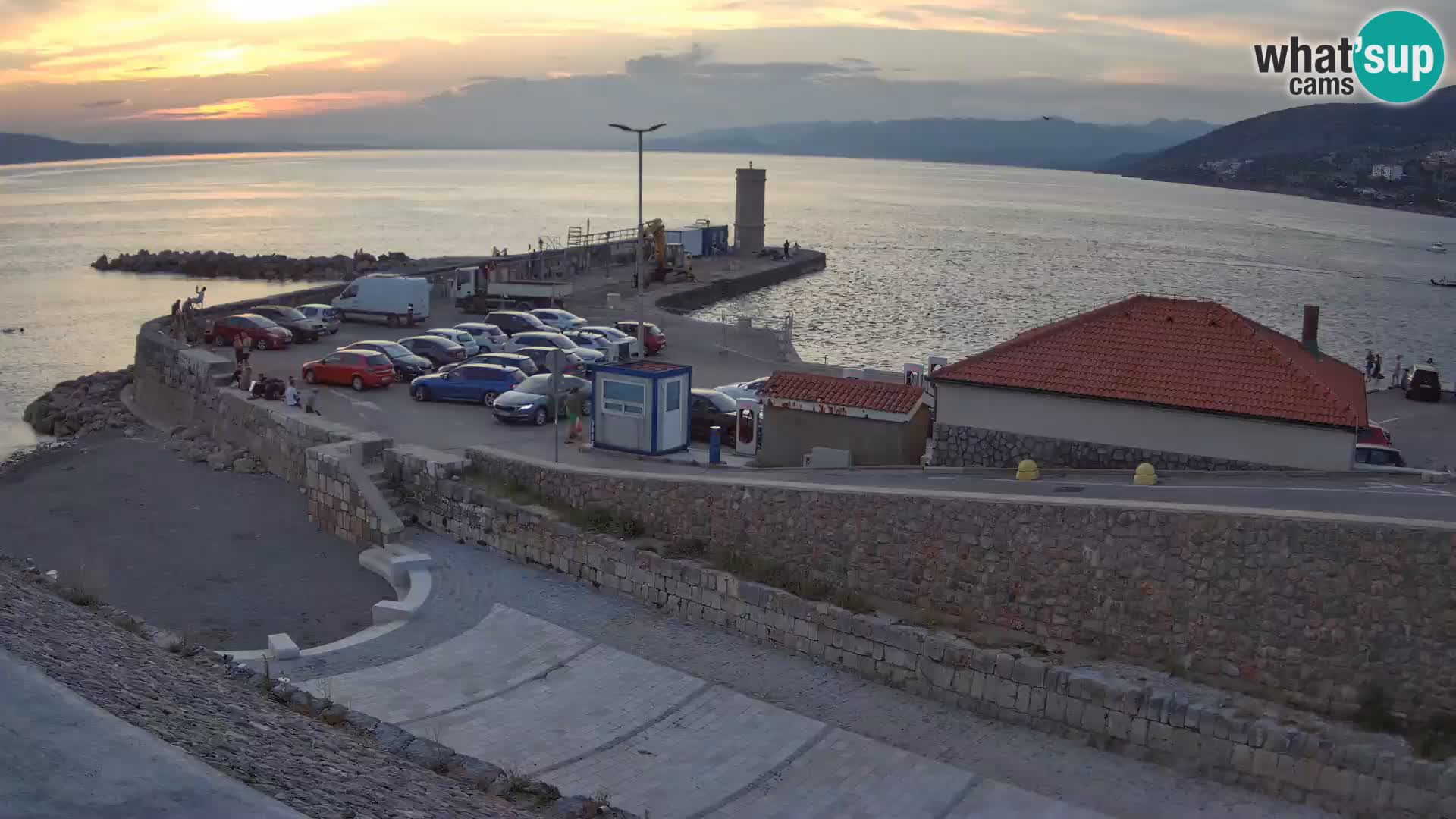 Senj Hafen Webcam – Wellenbrecher & Leuchtturm Liveblick