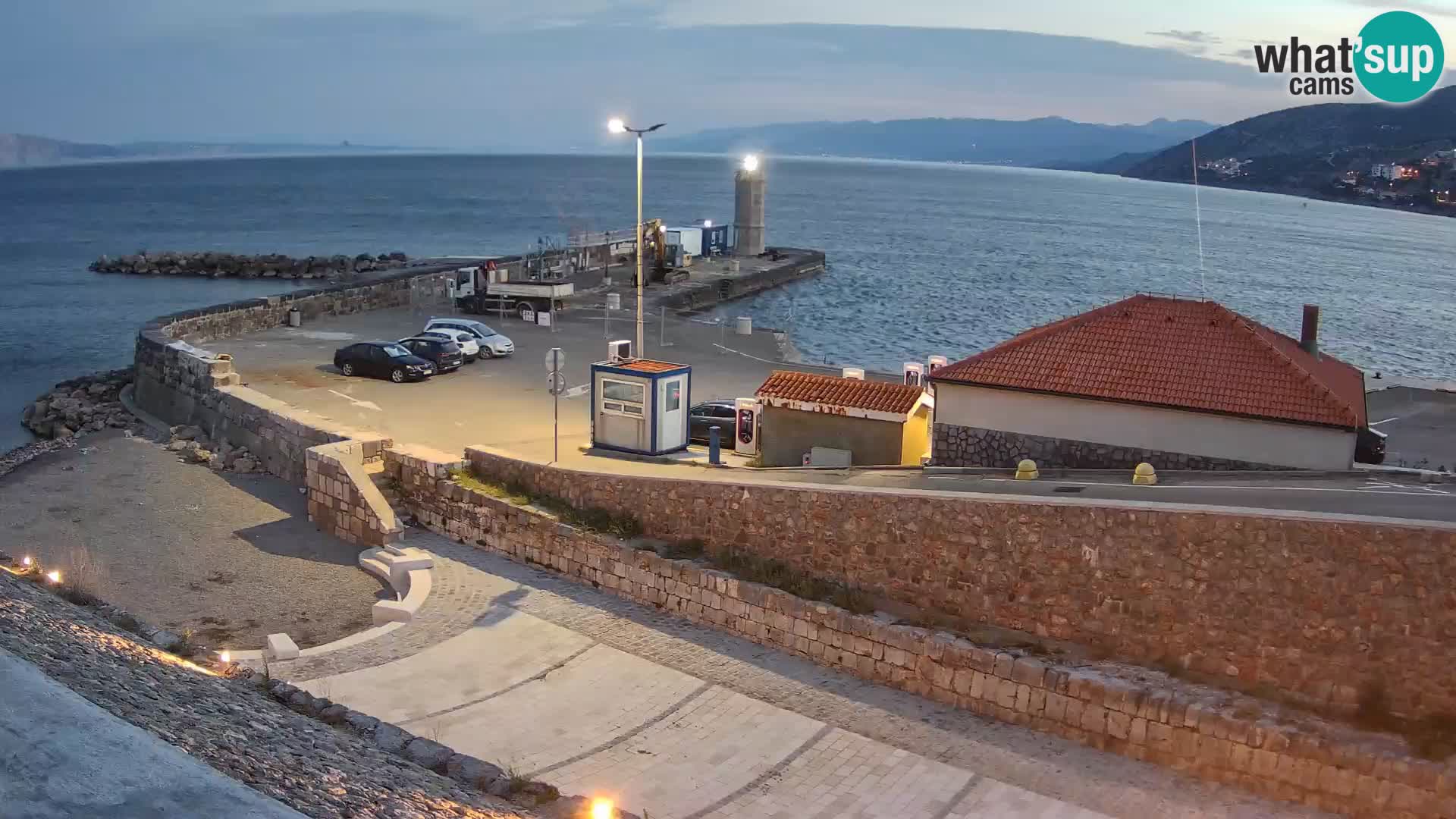 Webcam port de Senj – Vue sur la jetée et le phare
