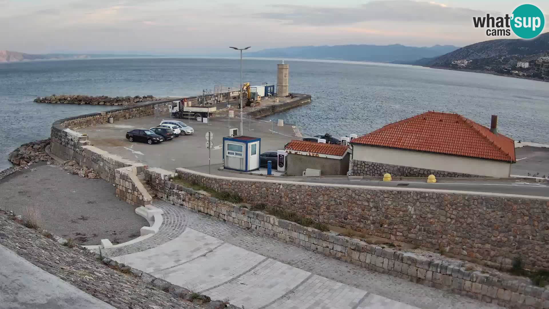 Webcam puerto de Senj – Rompeolas y faro en directo