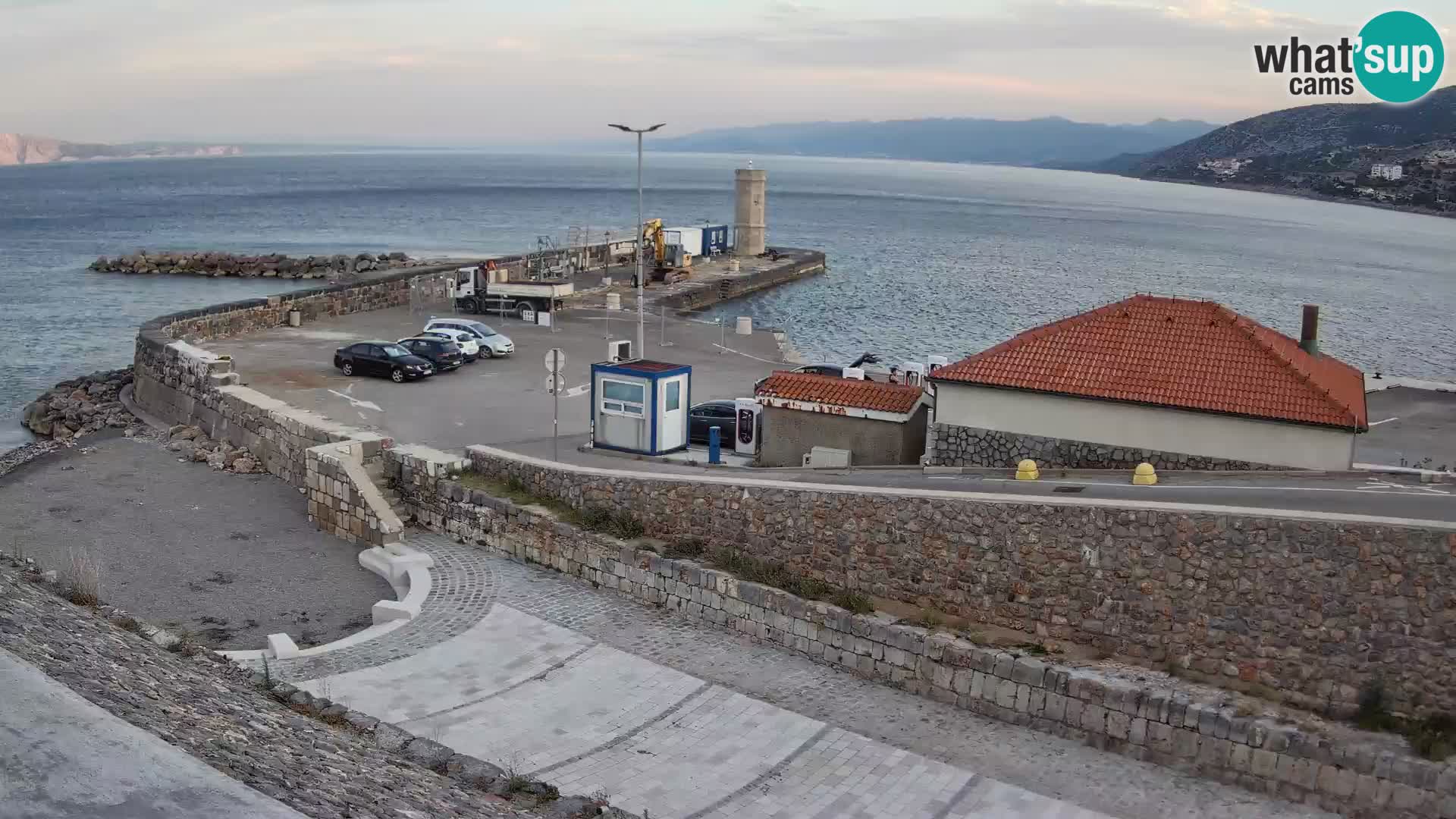 Web kamera Senj luka – Lukobran i svjetionik uživo