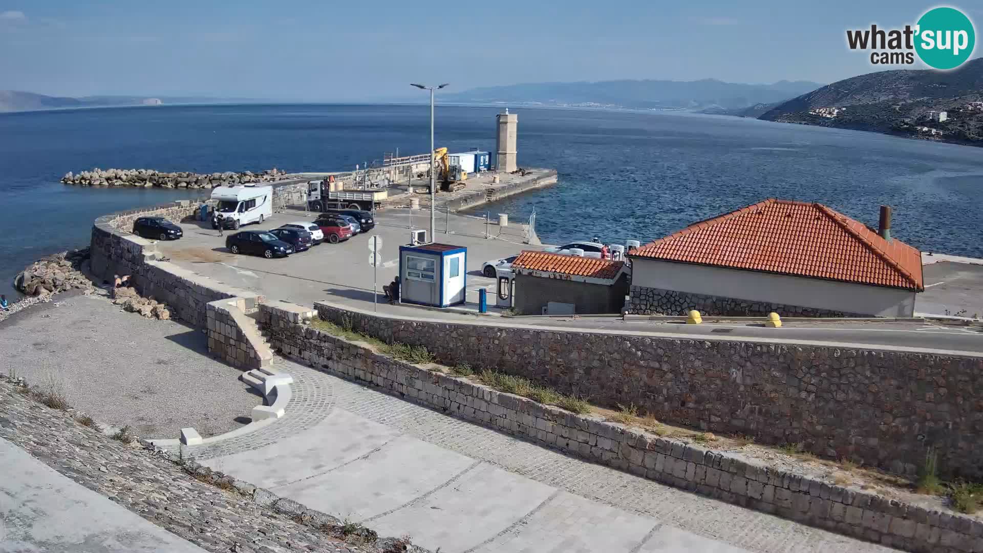 Webcam port de Senj – Vue sur la jetée et le phare